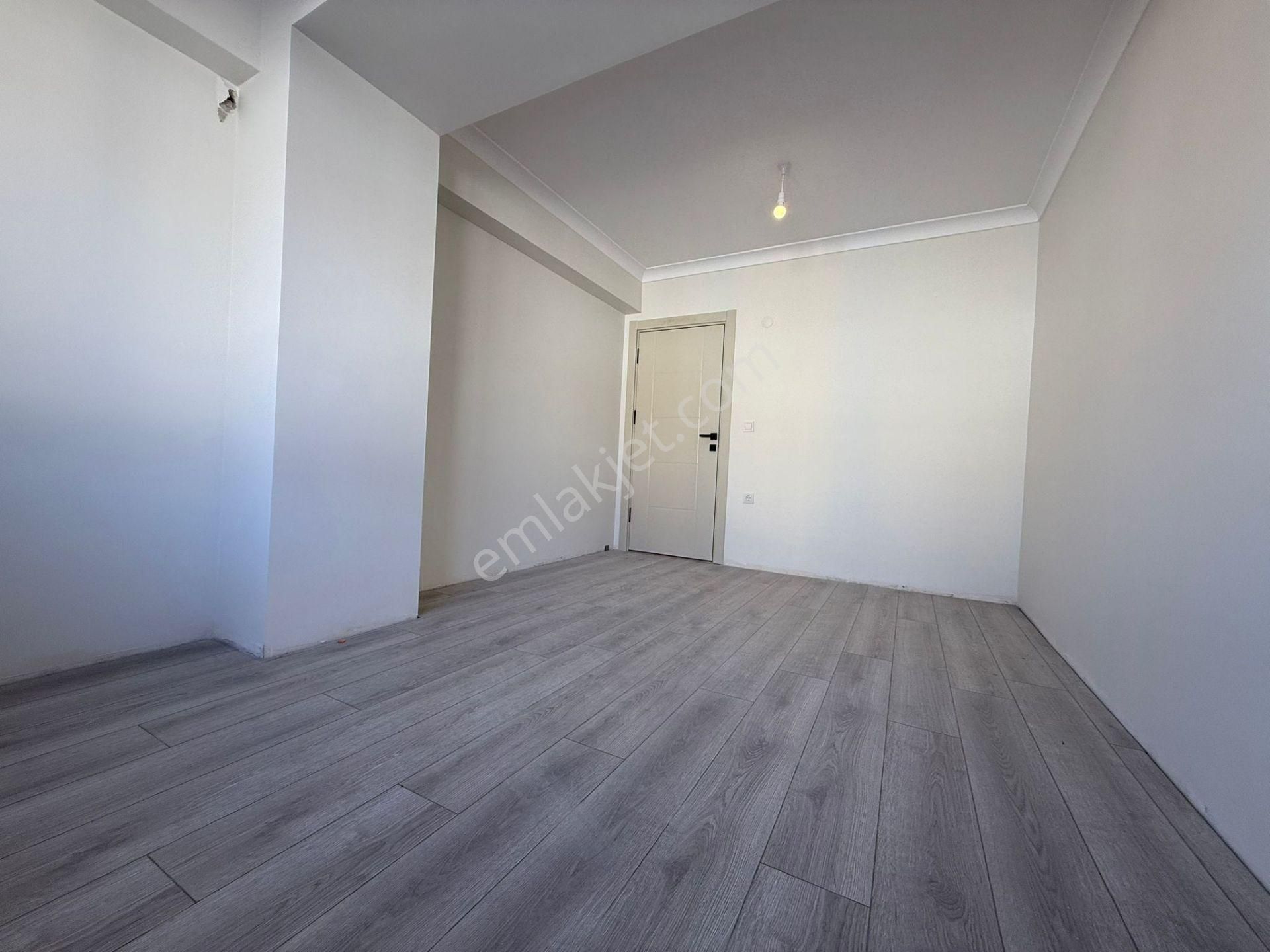 İstanbul House'dan B.evler'de Sıfır Binada 2+1 Ön Cephe Ara Kat - Görsel 13