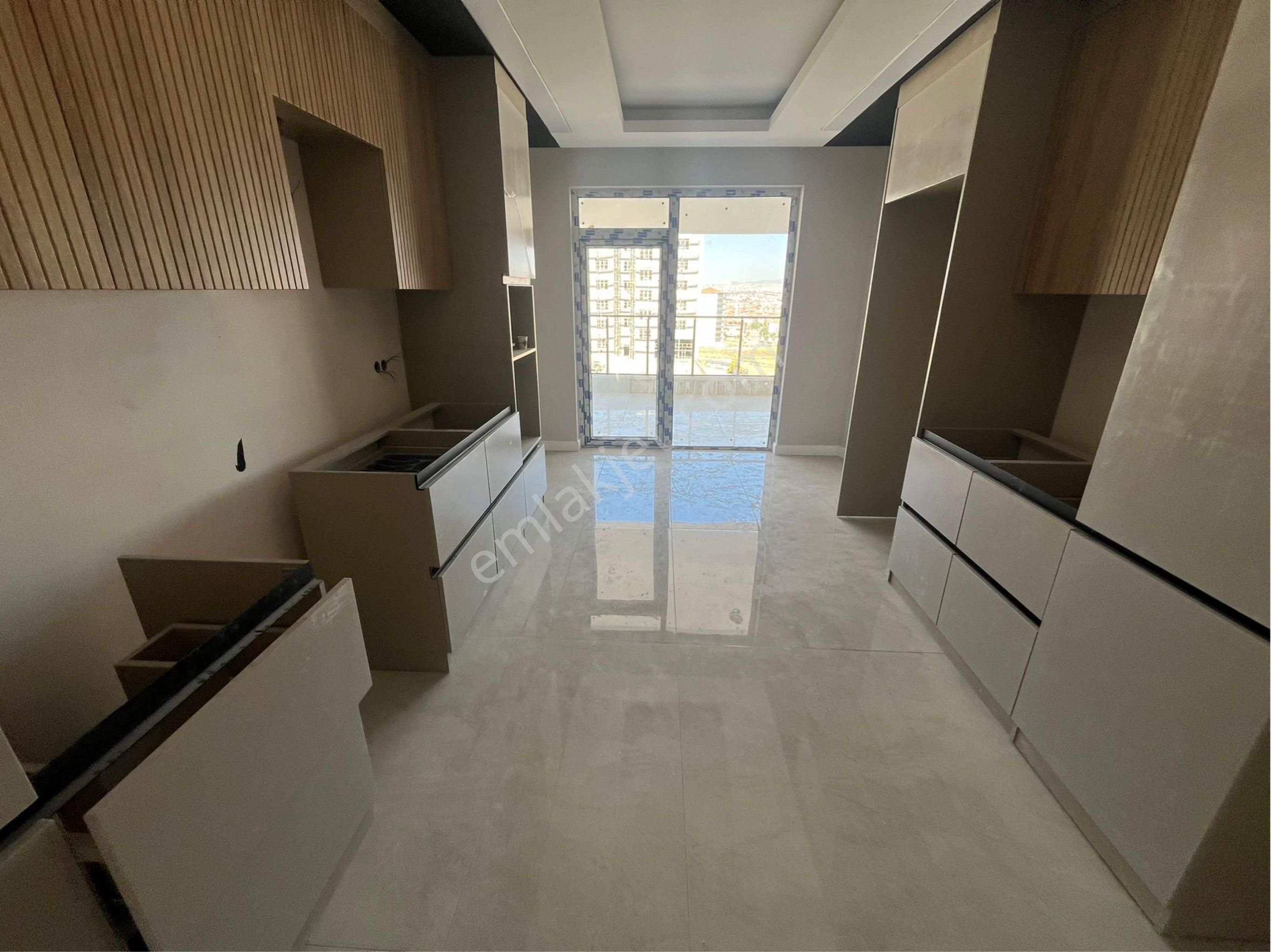 Sincan Saraycık’ta Birinci Kat 4 + 1 Satılık Daire 170 Metre Acil - Görsel 14