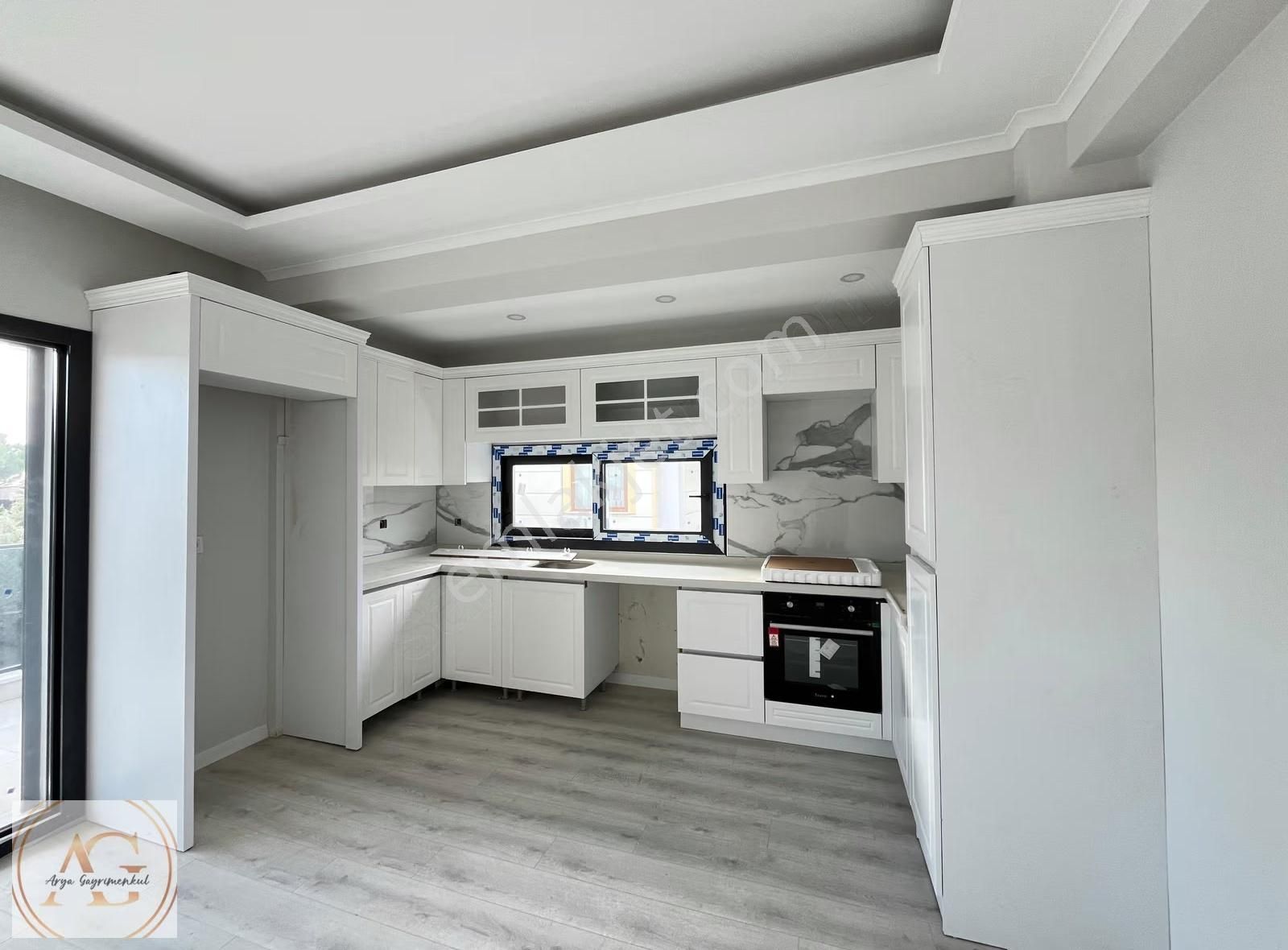 Arya'dan Şık Tasarımlı Denize 300 Metre 2+1 Lüks Daire - Görsel 3