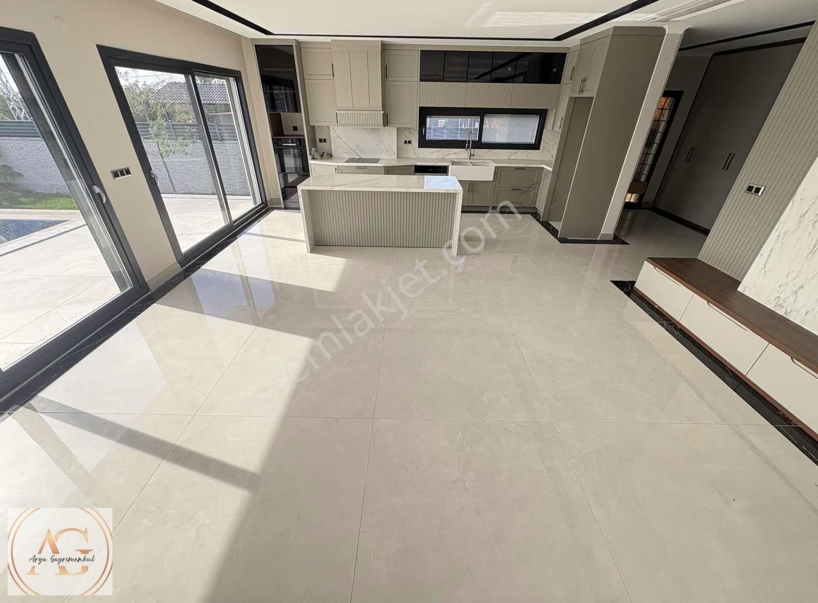 Arya'dan Şık Tasarımlı Dağ Ve Deniz Manzaralı 4+1 Müstakil Villa - Görsel 2