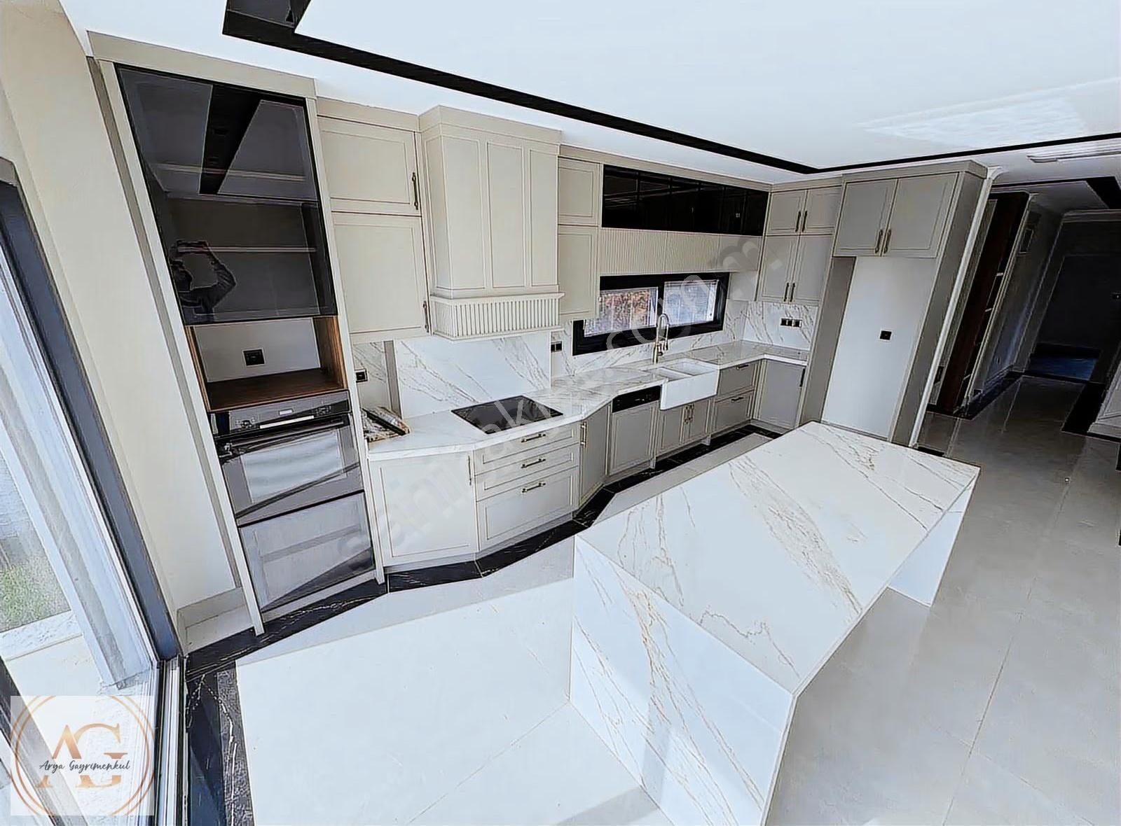 Arya'dan Şık Tasarımlı Dağ Ve Deniz Manzaralı 4+1 Müstakil Villa - Görsel 22