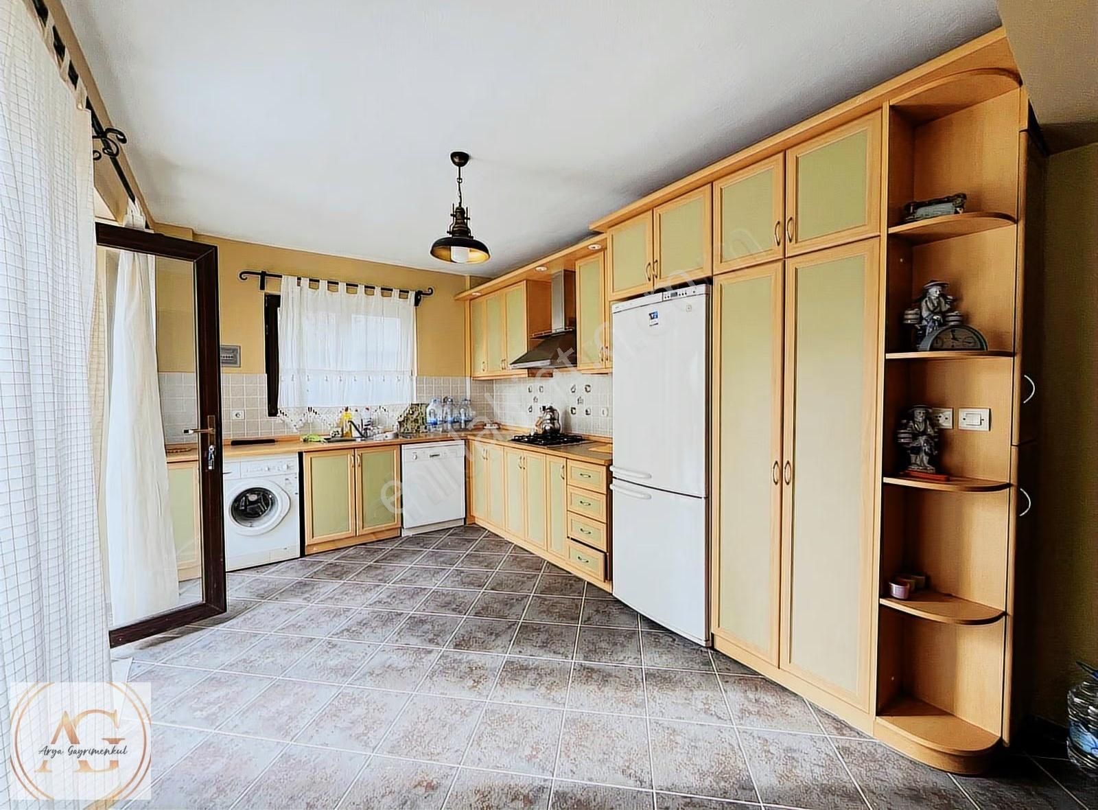 Arya'dan Narlı Altında Denize 200 Metre Emsalsiz Müstakil Villa - Görsel 23