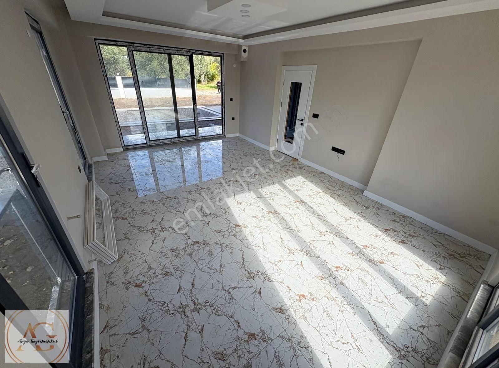 Arya'dan Geniş Büyük Bahçeli Havuzlu 3+1 Müstakil Villa - Görsel 27