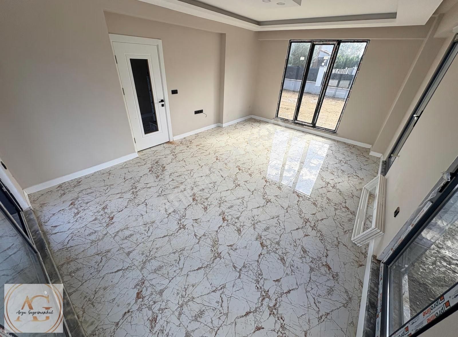 Arya'dan Geniş Büyük Bahçeli Havuzlu 3+1 Müstakil Villa - Görsel 21