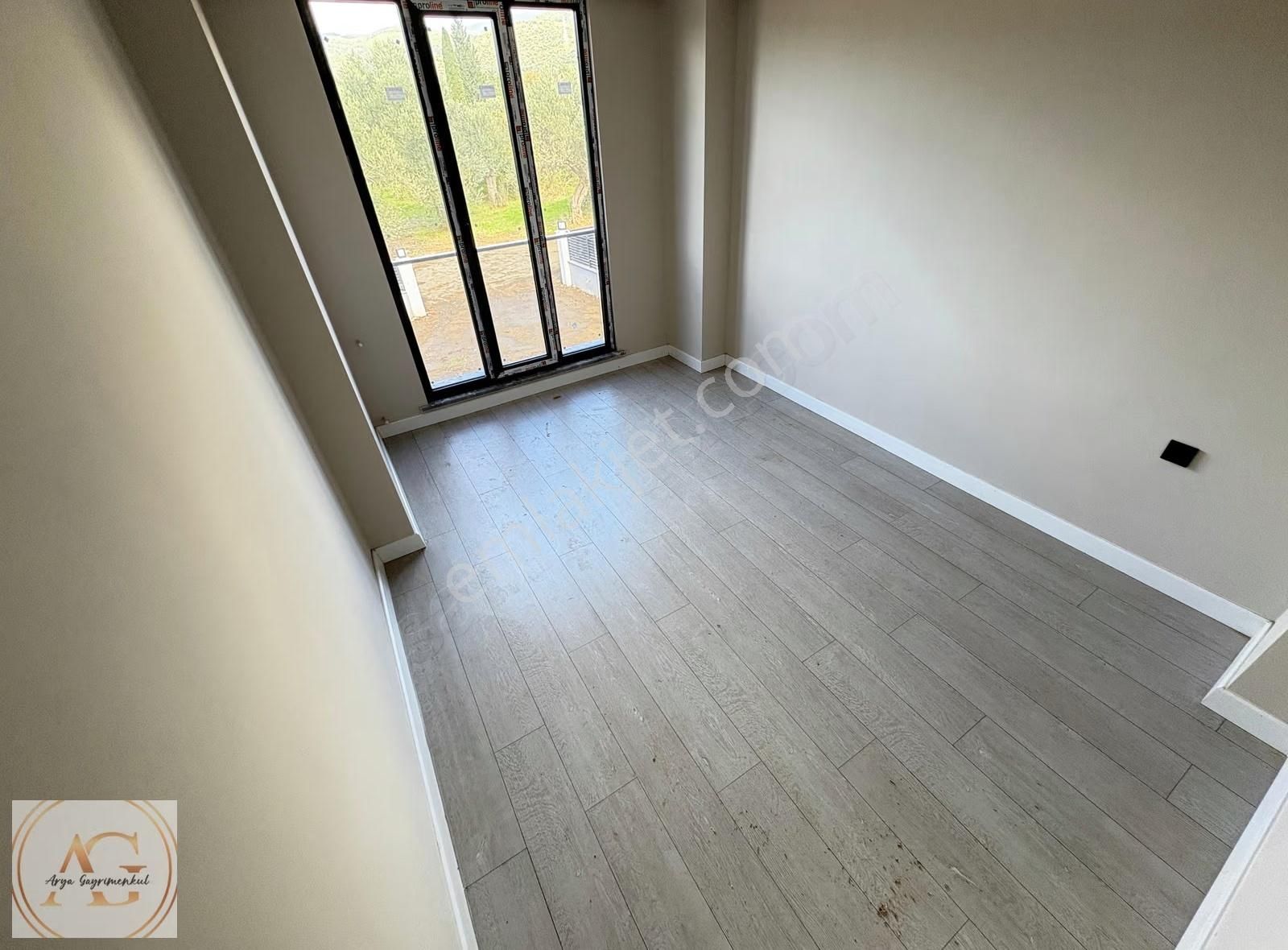 Arya'dan Geniş Büyük Bahçeli Havuzlu 3+1 Müstakil Villa - Görsel 28