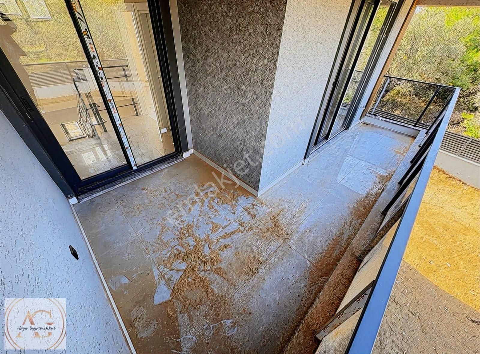 Arya'dan Geniş Büyük Bahçeli Havuzlu 3+1 Müstakil Villa - Görsel 35