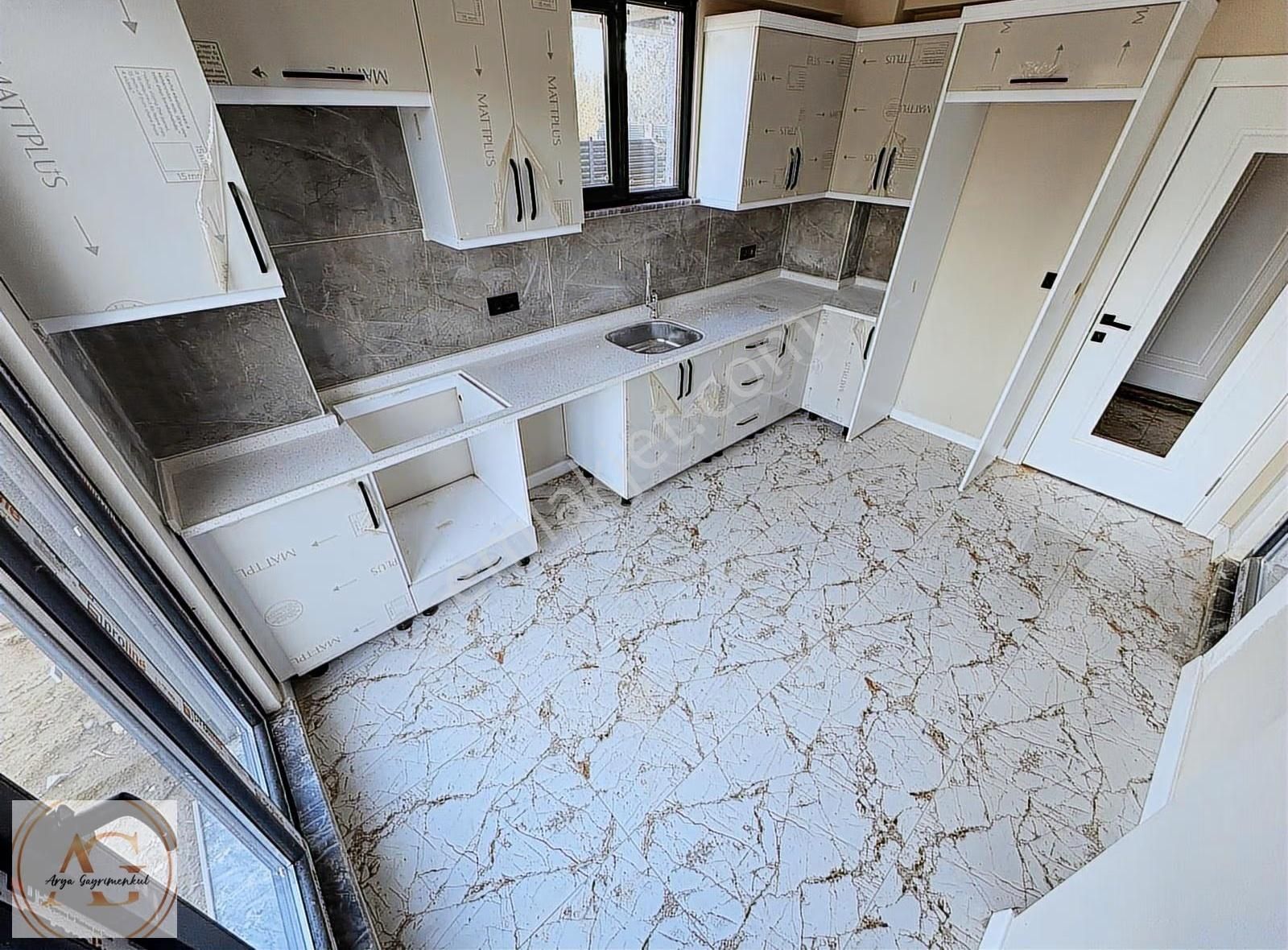 Arya'dan Geniş Büyük Bahçeli Havuzlu 3+1 Müstakil Villa - Görsel 17