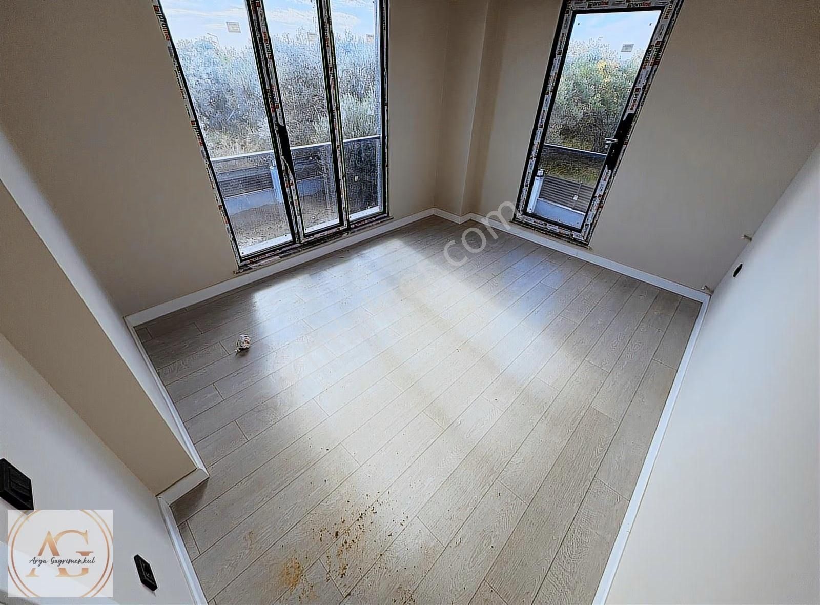 Arya'dan Geniş Büyük Bahçeli Havuzlu 3+1 Müstakil Villa - Görsel 34