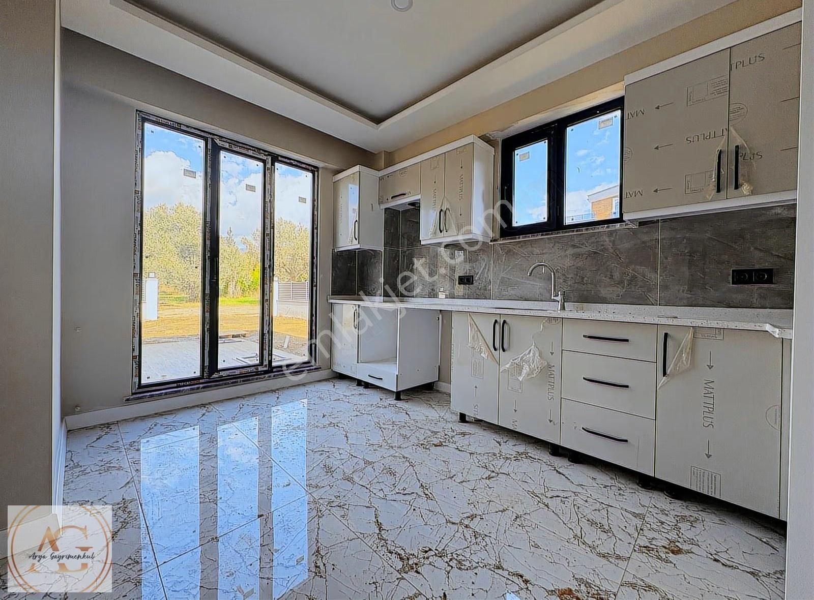 Arya'dan Geniş Büyük Bahçeli Havuzlu 3+1 Müstakil Villa - Görsel 19