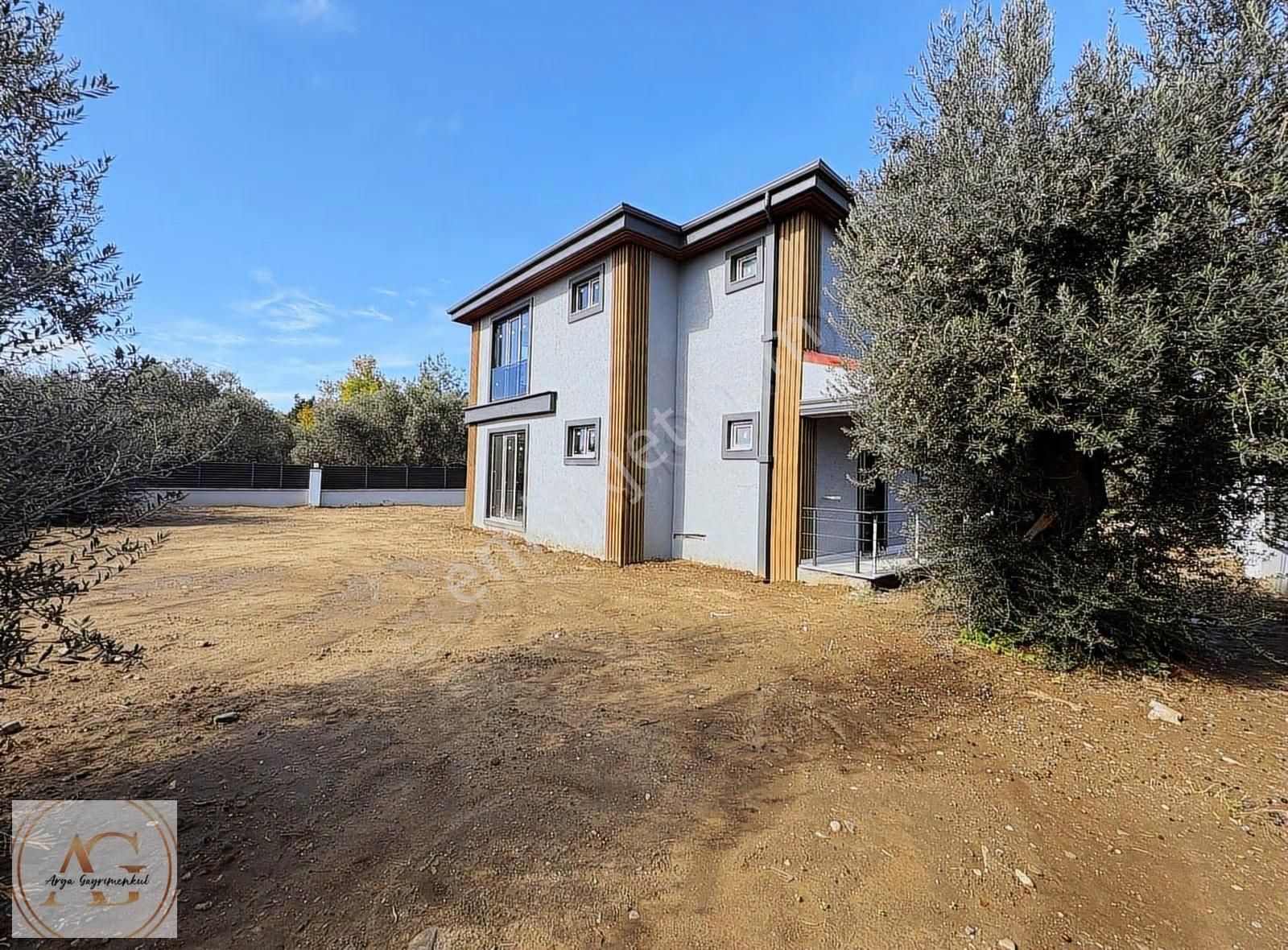 Arya'dan Geniş Büyük Bahçeli Havuzlu 3+1 Müstakil Villa - Görsel 9