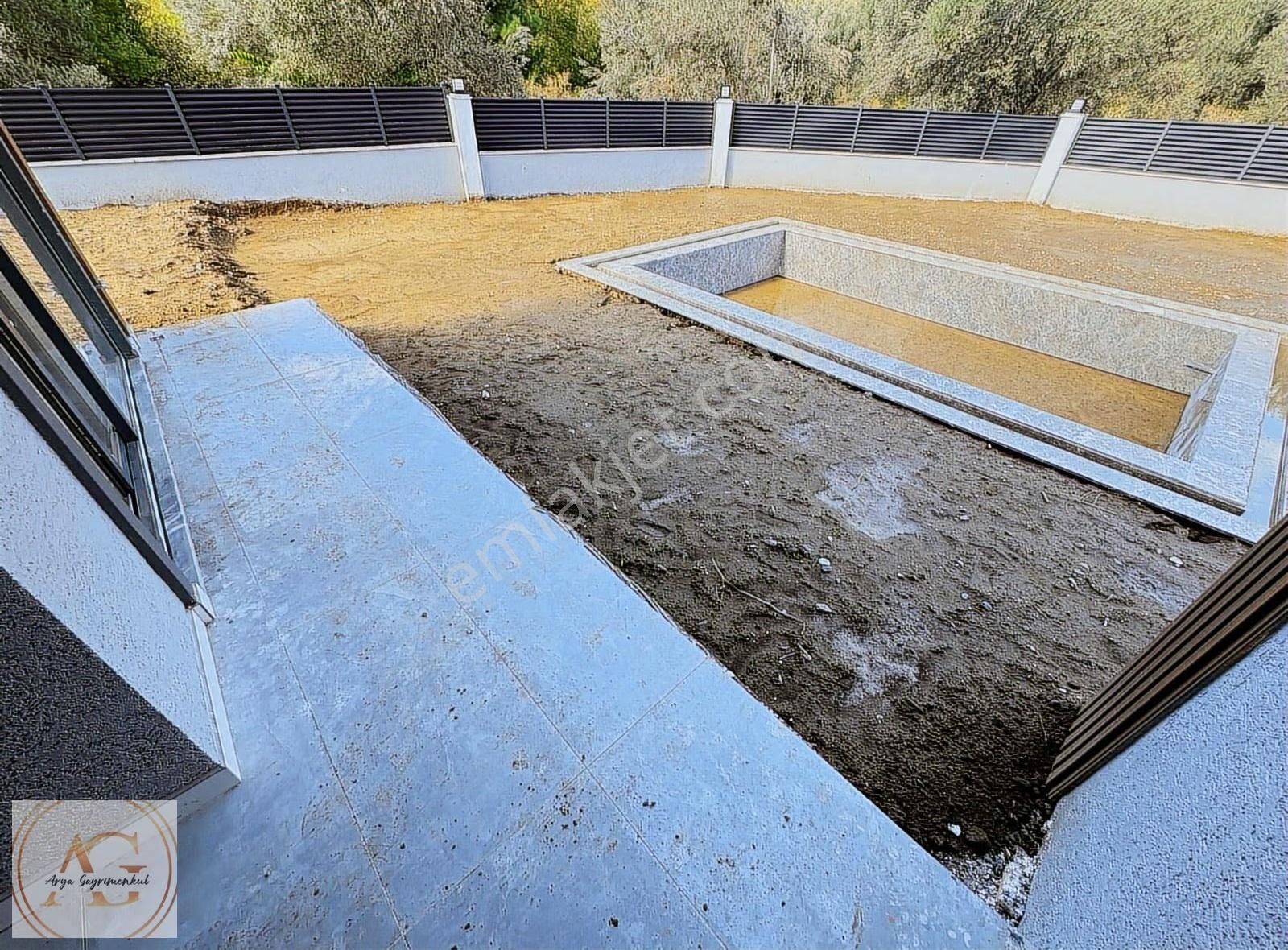 Arya'dan Geniş Büyük Bahçeli Havuzlu 3+1 Müstakil Villa - Görsel 6