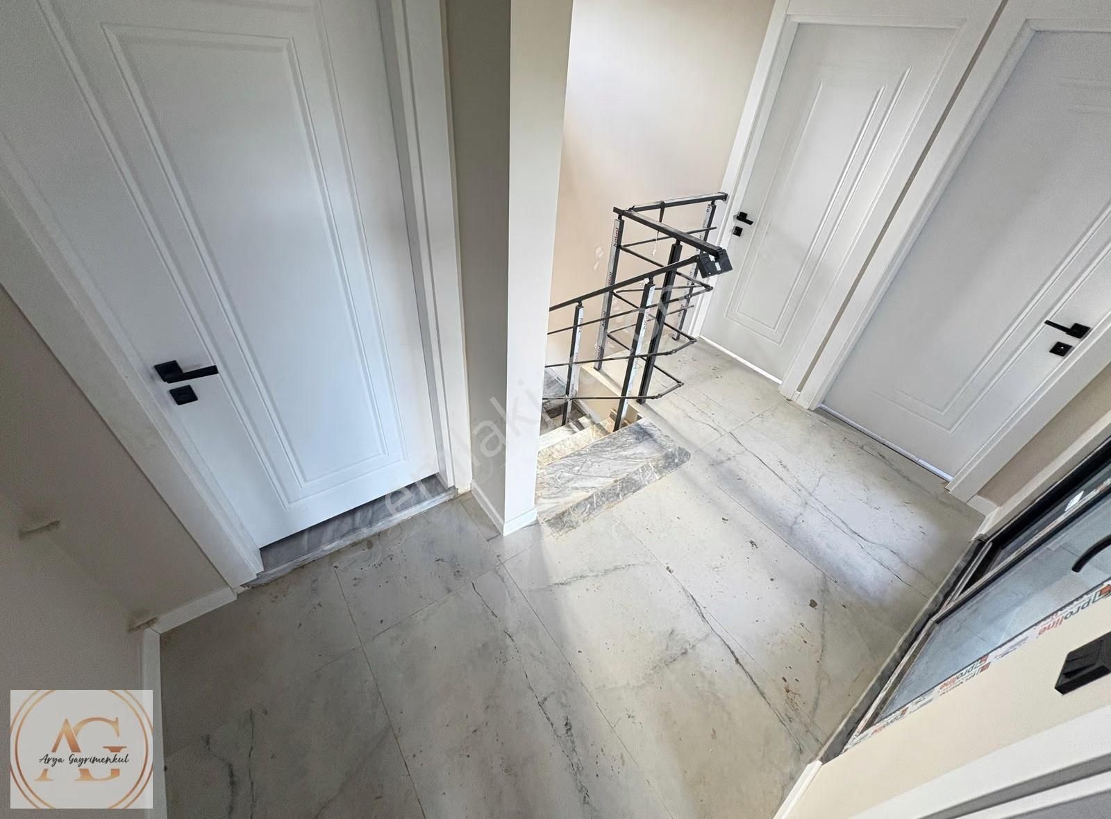 Arya'dan Geniş Büyük Bahçeli Havuzlu 3+1 Müstakil Villa - Görsel 26