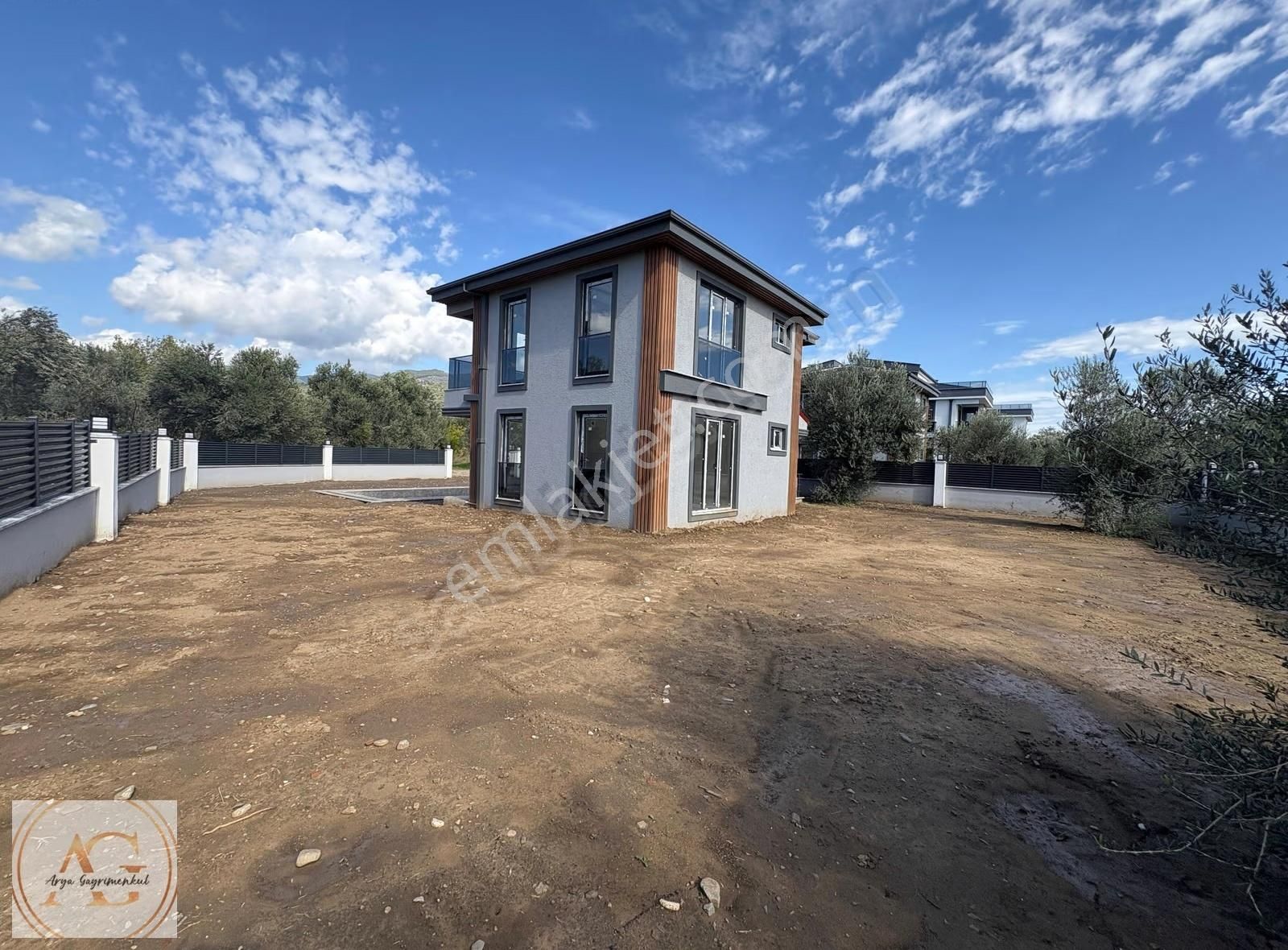 Arya'dan Geniş Büyük Bahçeli Havuzlu 3+1 Müstakil Villa - Görsel 8