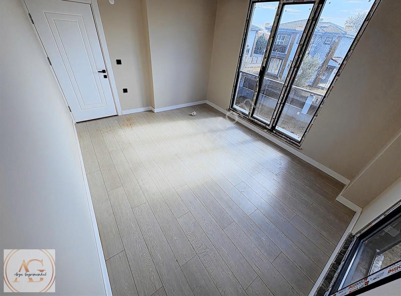 Arya'dan Geniş Büyük Bahçeli Havuzlu 3+1 Müstakil Villa - Görsel 31