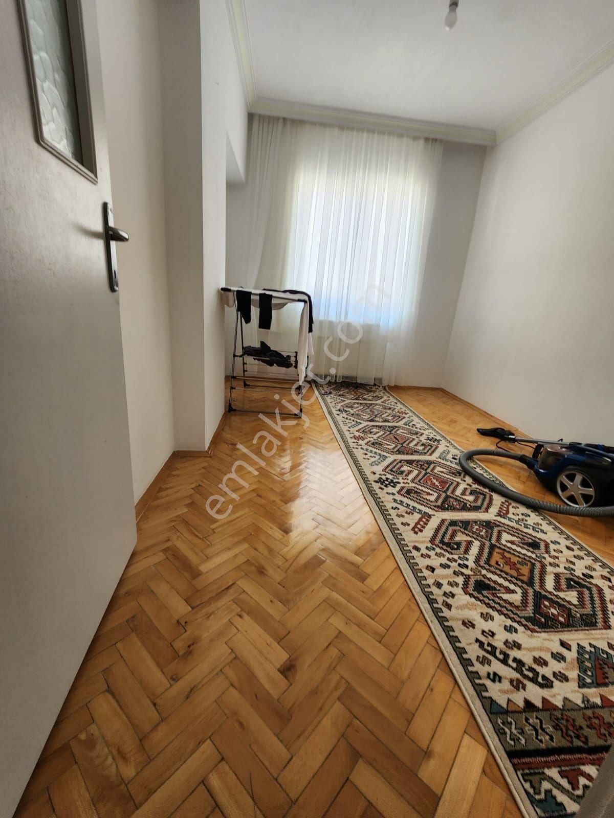 Gül Emlaktan Karapürçekte Merkez Konumda 3.kat 3+1 Daire - Görsel 8