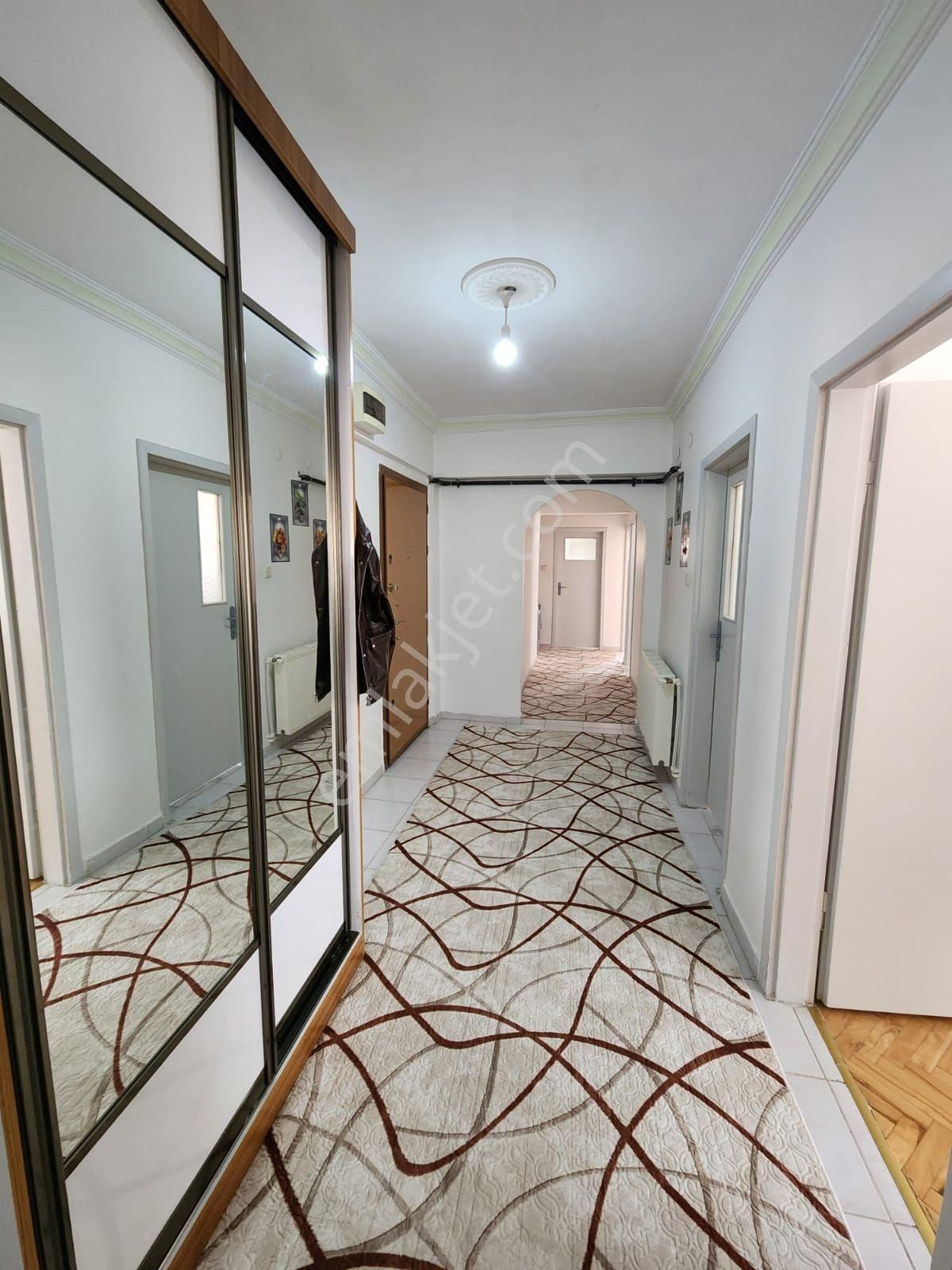 Gül Emlaktan Karapürçekte Merkez Konumda 3.kat 3+1 Daire - Görsel 23