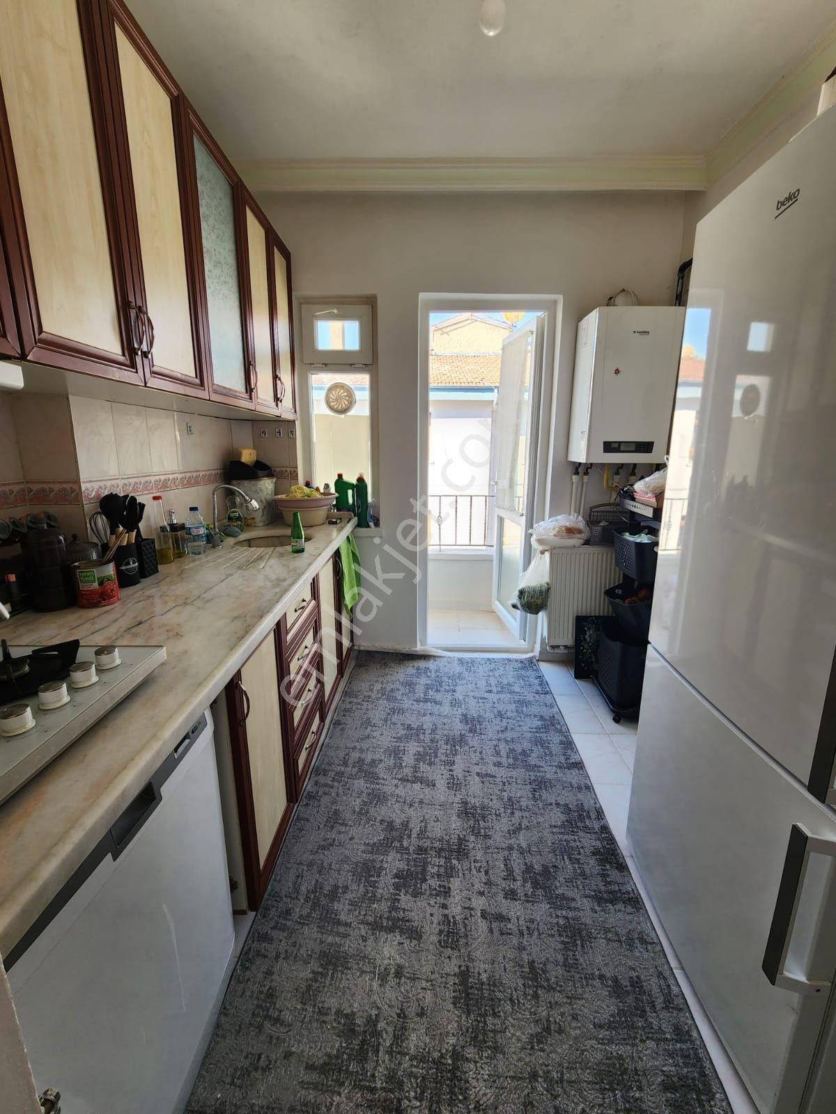 Gül Emlaktan Karapürçekte Merkez Konumda 3.kat 3+1 Daire - Görsel 21