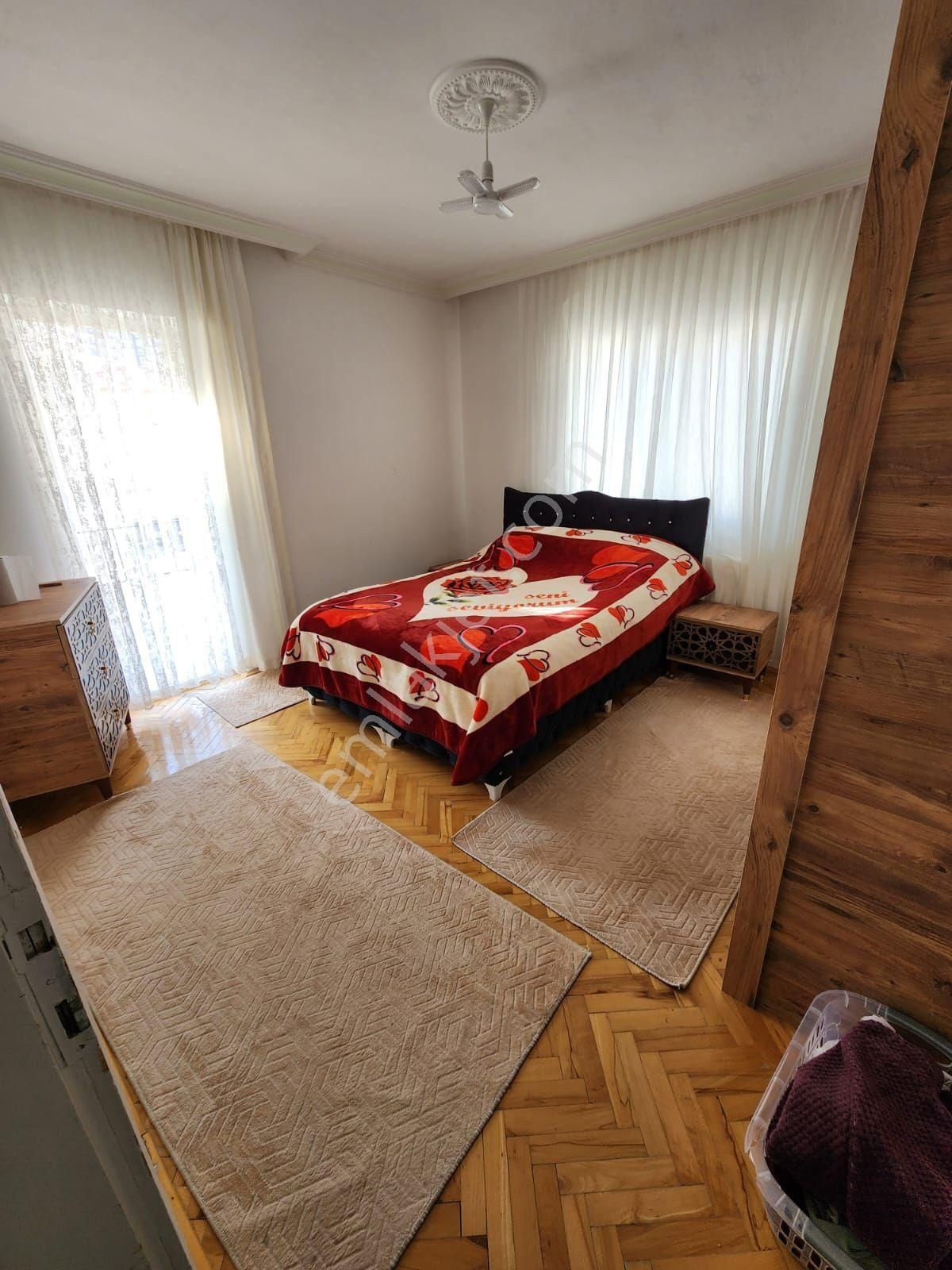 Gül Emlaktan Karapürçekte Merkez Konumda 3.kat 3+1 Daire - Görsel 24