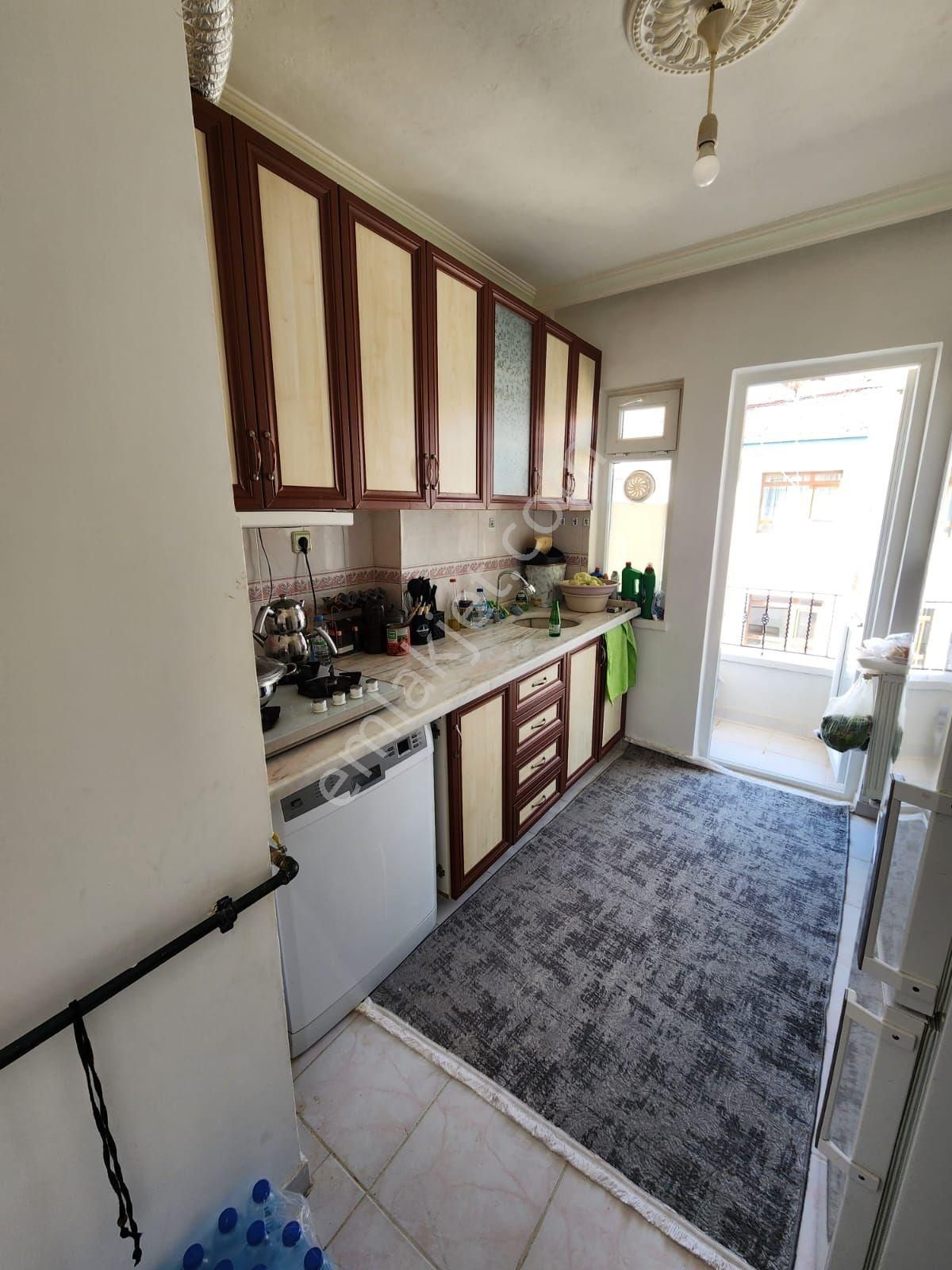 Gül Emlaktan Karapürçekte Merkez Konumda 3.kat 3+1 Daire - Görsel 9