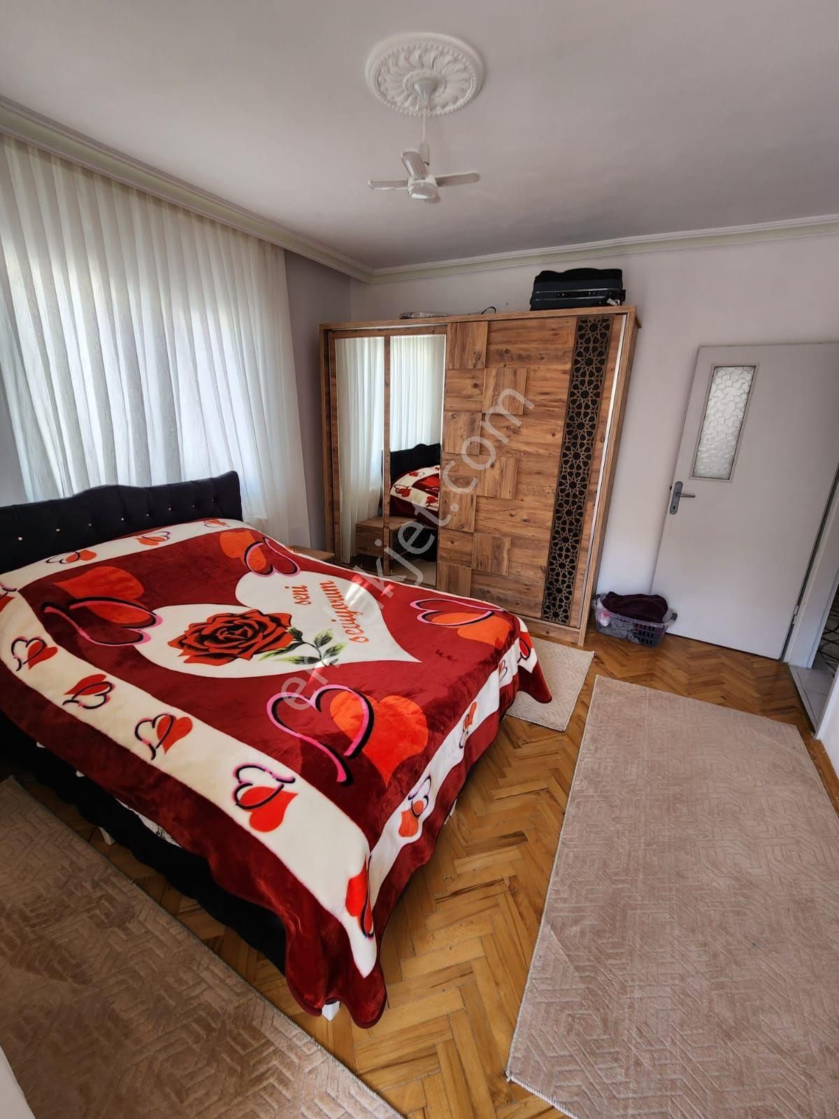 Gül Emlaktan Karapürçekte Merkez Konumda 3.kat 3+1 Daire - Görsel 15