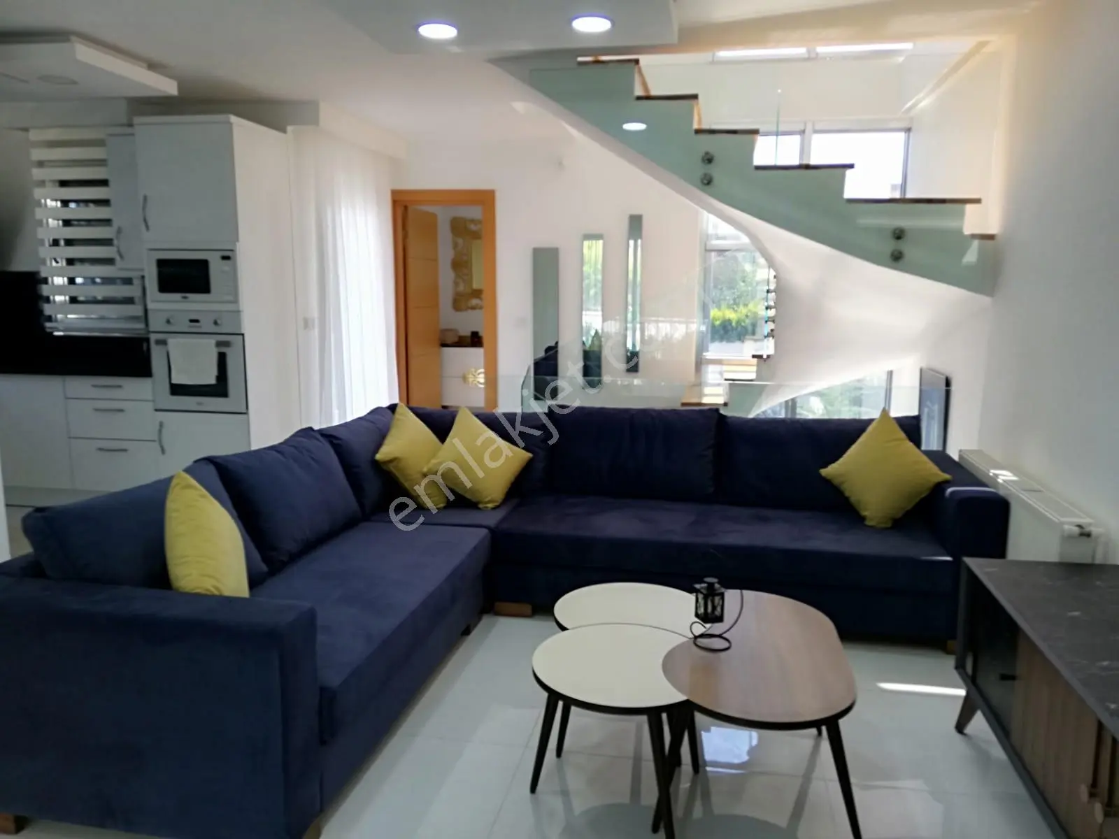 Alaçatı Çamlıkyol'da Sezonluk Kiralık Havuzlu Lüks Villa - Görsel 2