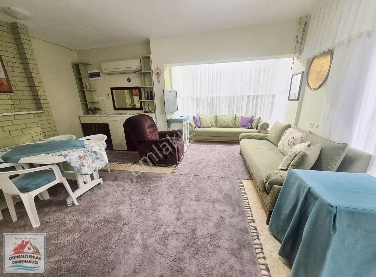 Urla Güvendik Mahallesi'nde Full Eşyalı 1+1 Denize 250 M - Görsel 3