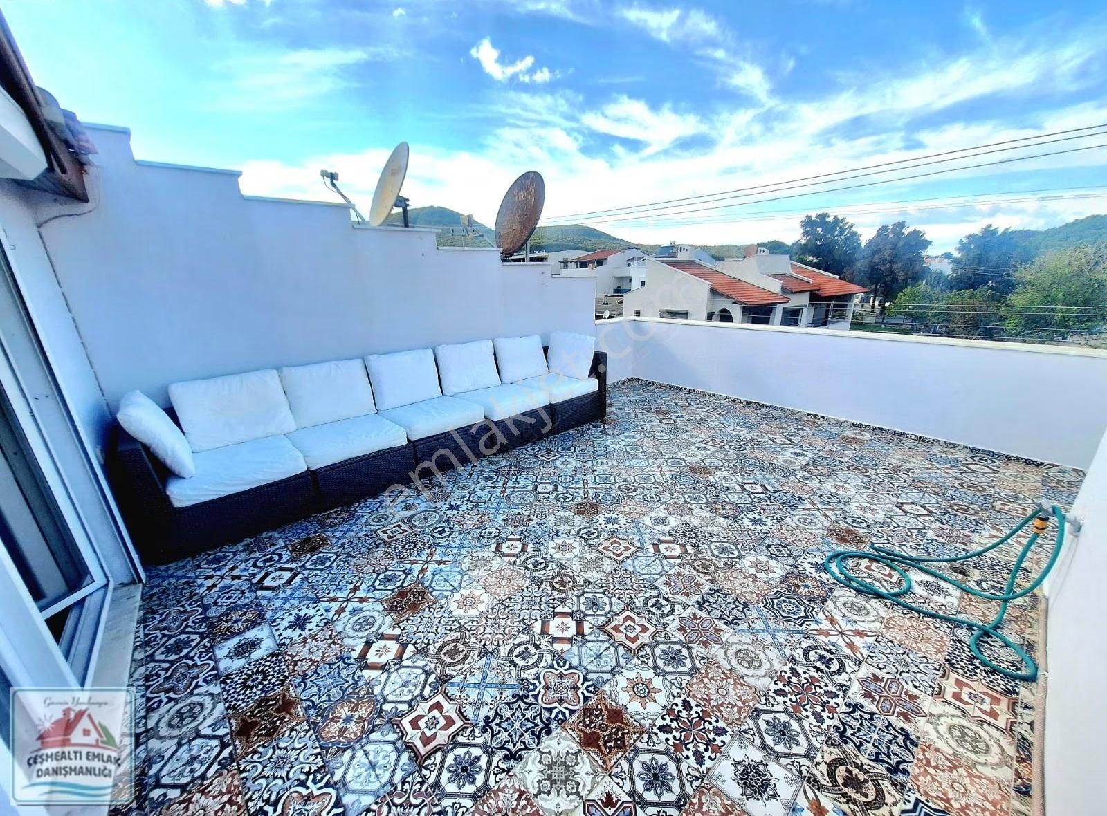 Urla Guvendik Lüks Donanımlı, Denize 50 M, Manzaralı Genis Villa - Görsel 23