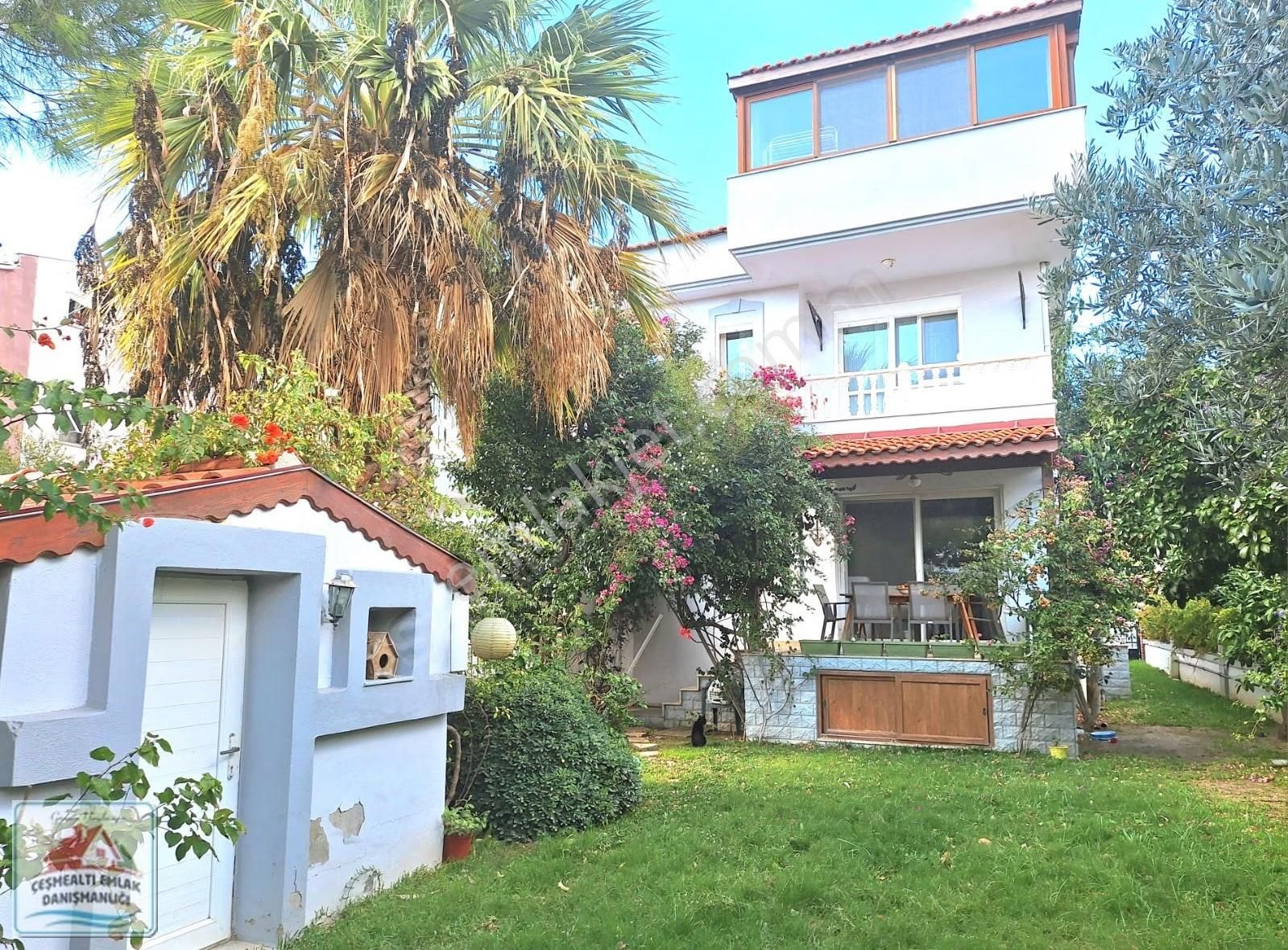 Urla Guvendik Lüks Donanımlı, Denize 50 M, Manzaralı Genis Villa - Görsel 20