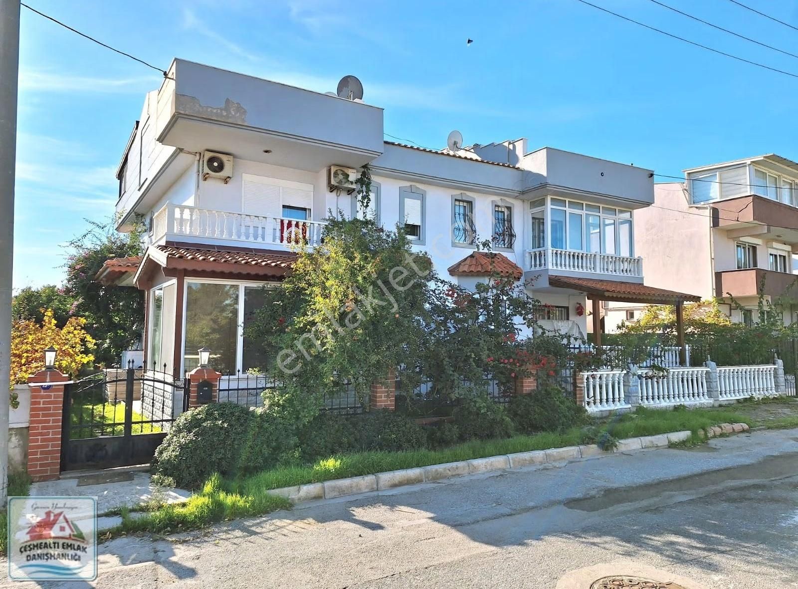 Urla Guvendik Lüks Donanımlı, Denize 50 M, Manzaralı Genis Villa - Görsel 22