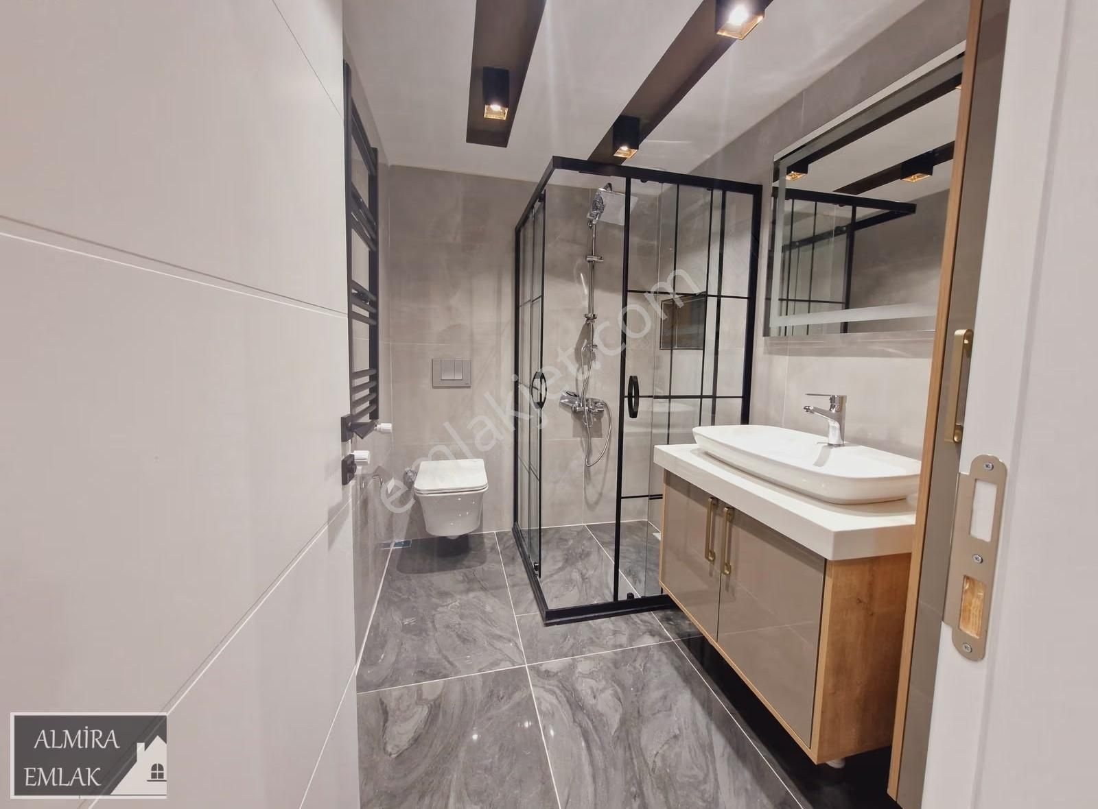 İnönü Cadde Bir Ara Sokağında 3+1 120m2 Lüks Dekorlu Ve Bahçeli - Görsel 21