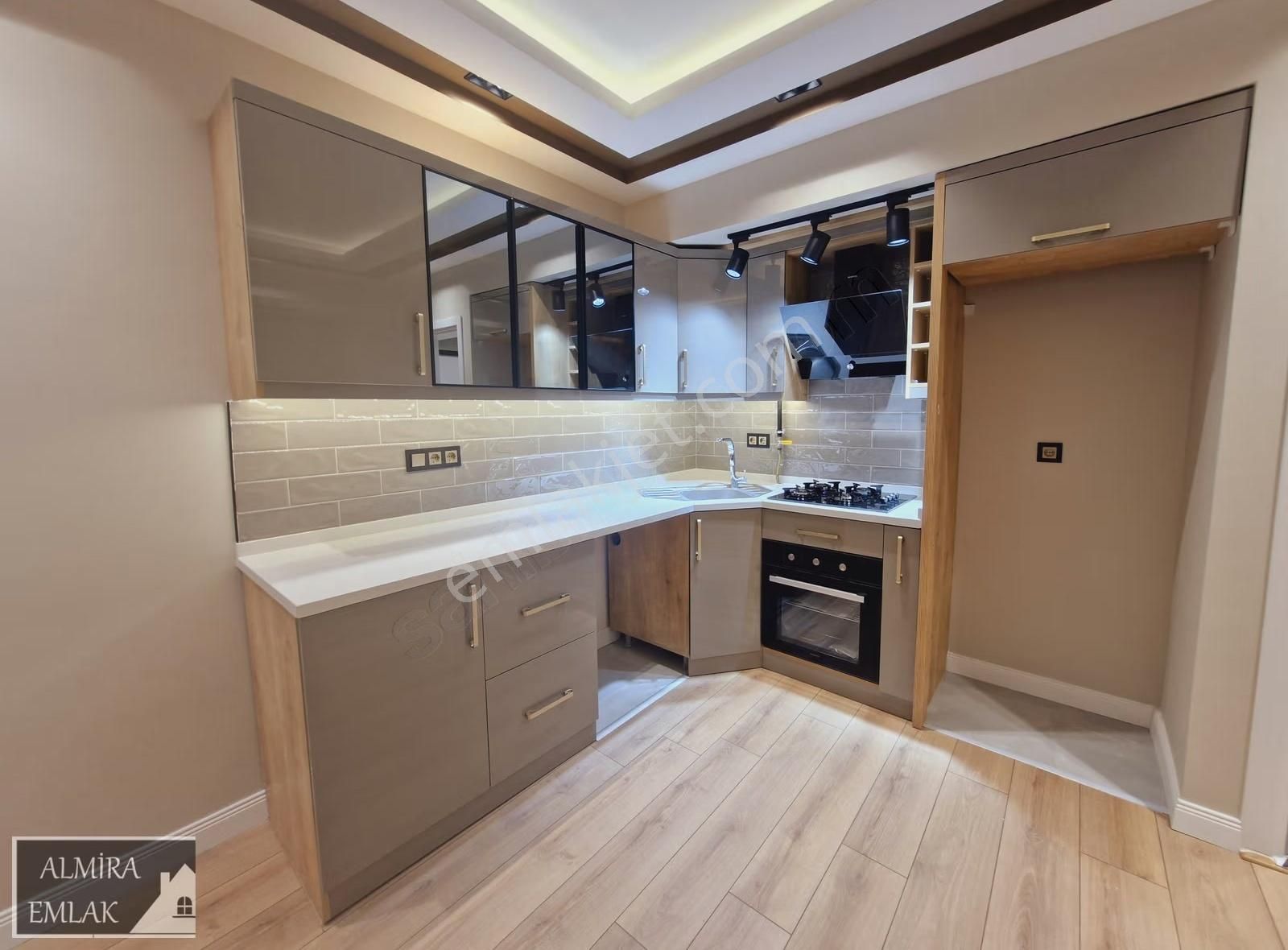 İnönü Cadde Bir Ara Sokağında 3+1 120m2 Lüks Dekorlu Ve Bahçeli - Görsel 14