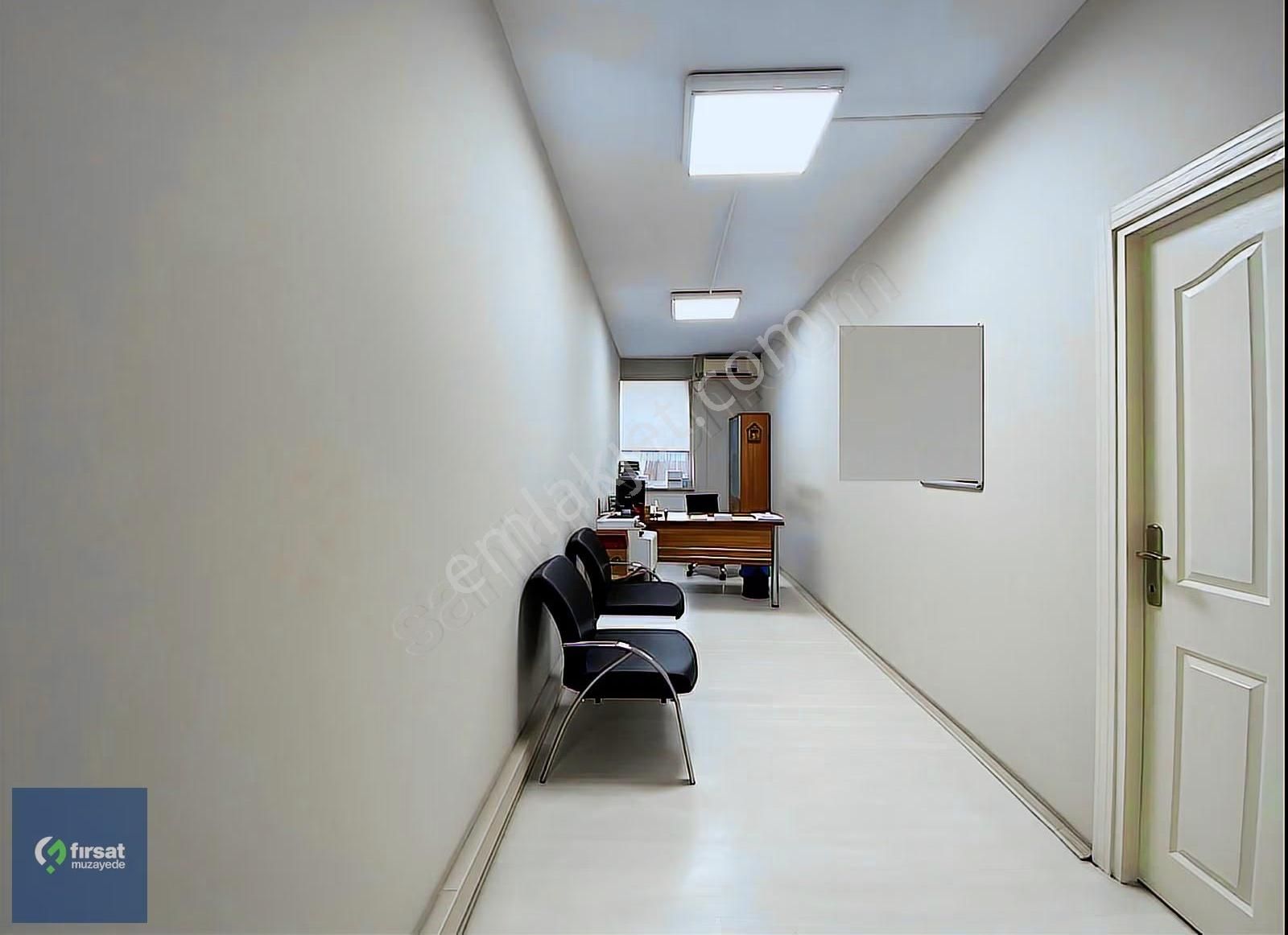 İstanbul Bağcılar Kiralık 2000 M2 Kapalı Alana Sahip Plaza - Görsel 3