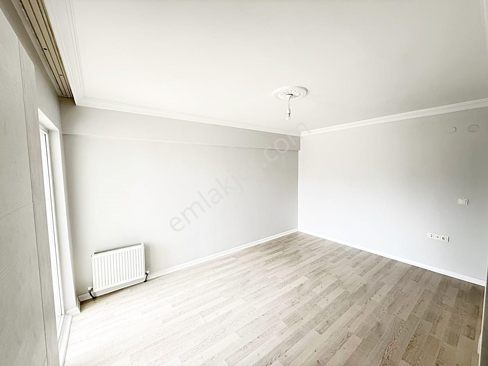 Avcılar'da Ara Katta Site İçerisinde Geniş M2 4+1 Emsalsiz Daire - Görsel 16