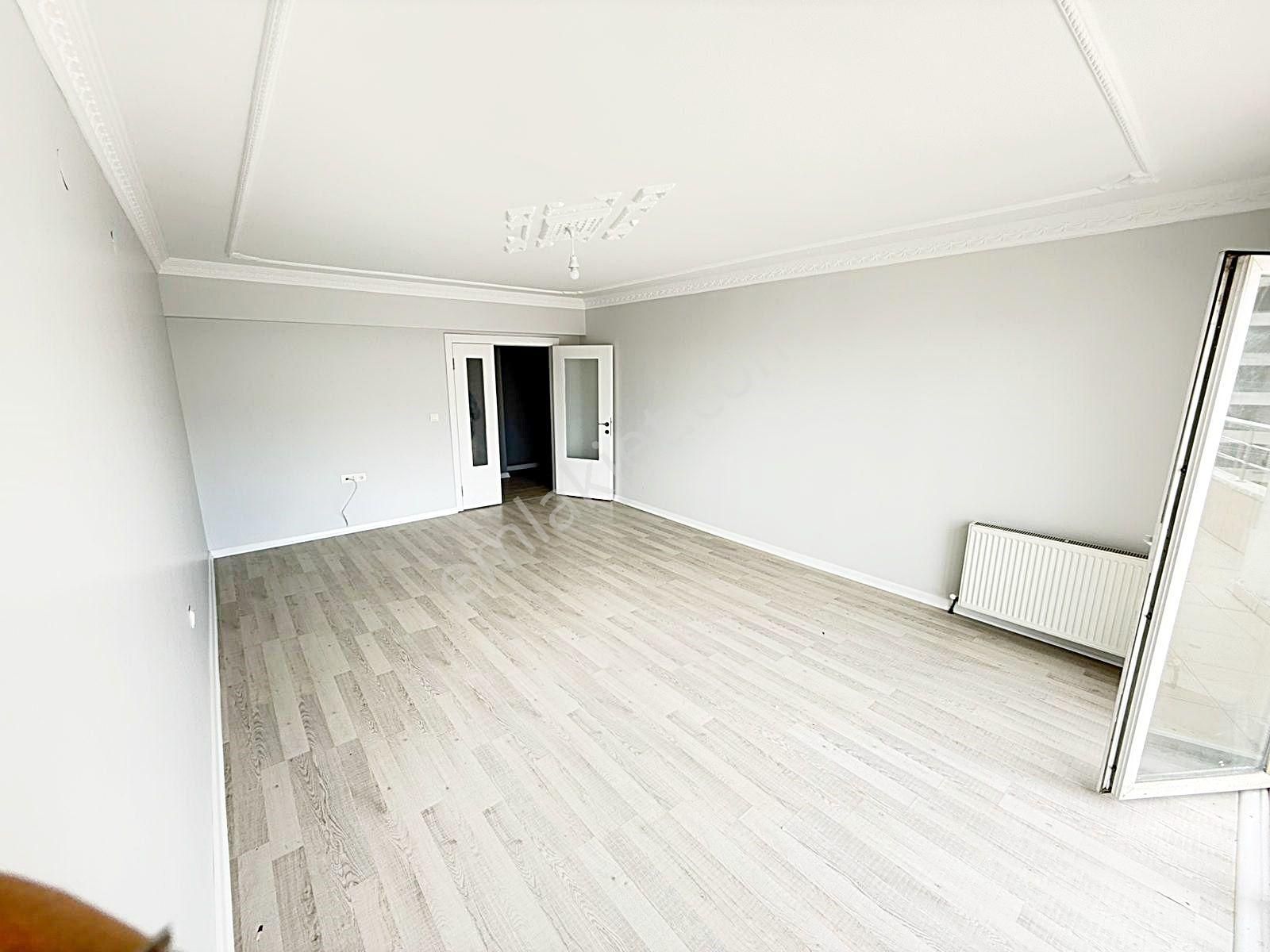 Avcılar'da Ara Katta Site İçerisinde Geniş M2 4+1 Emsalsiz Daire - Görsel 7