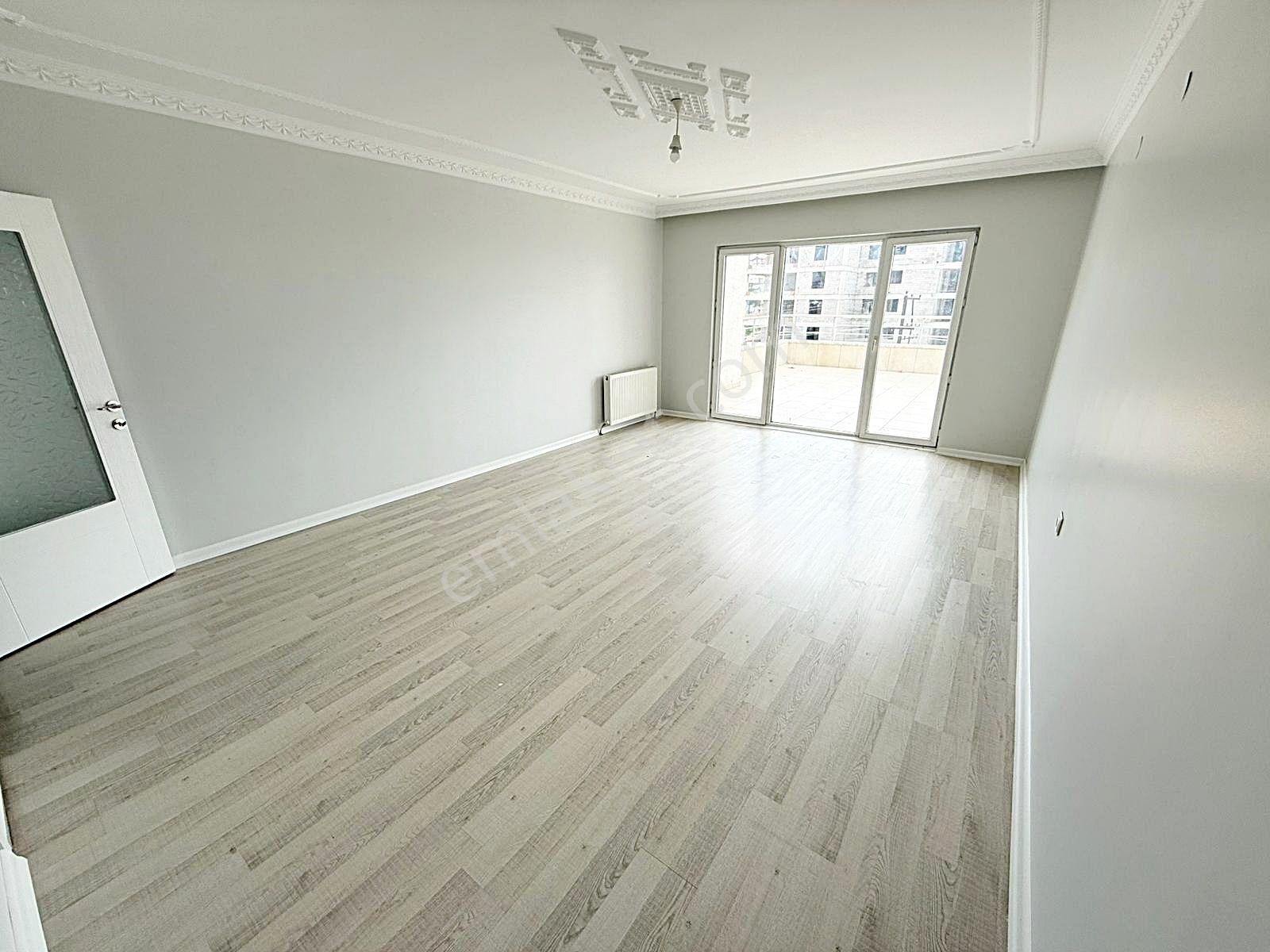 Avcılar'da Ara Katta Site İçerisinde Geniş M2 4+1 Emsalsiz Daire - Görsel 4