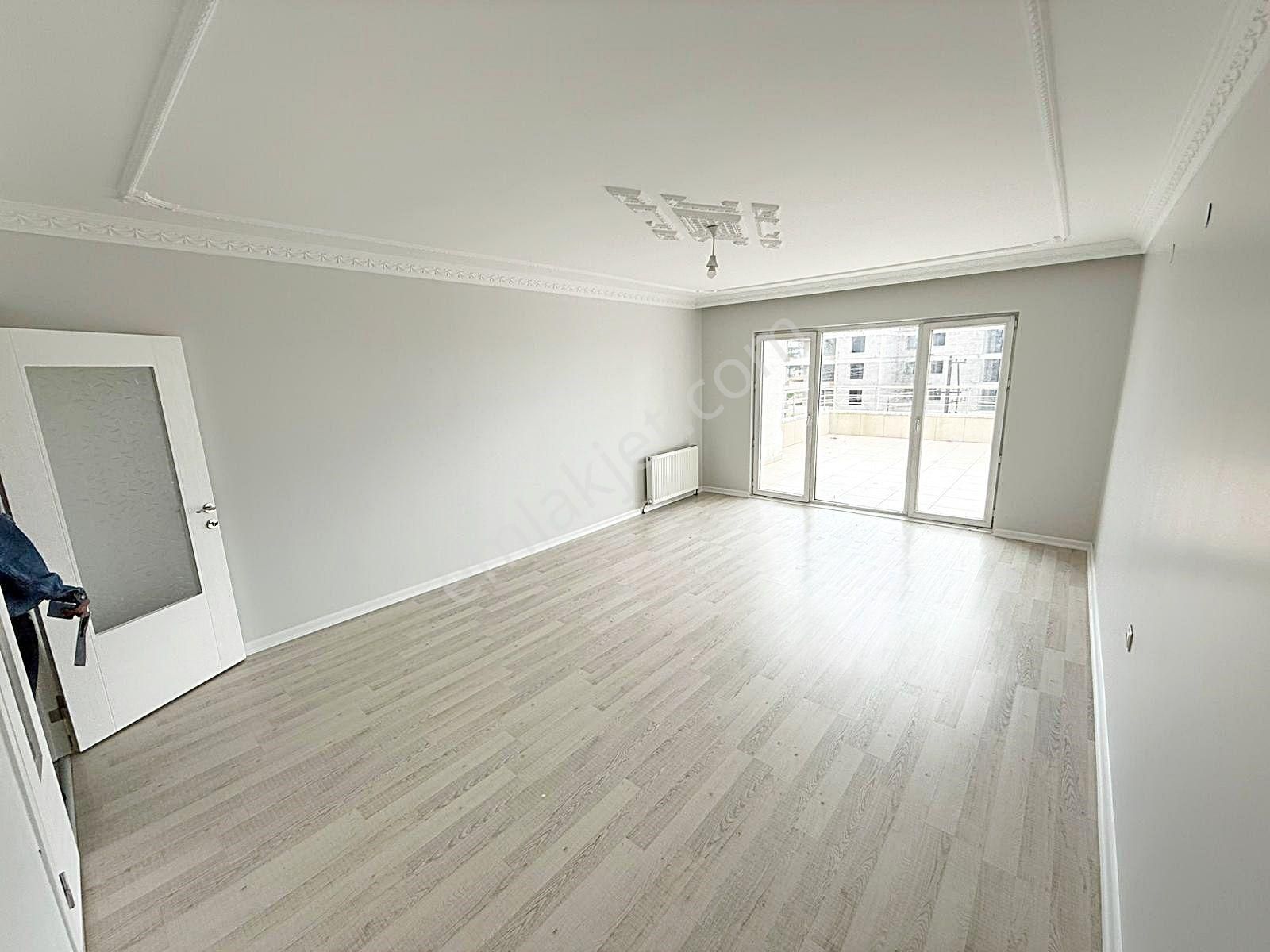 Avcılar'da Ara Katta Site İçerisinde Geniş M2 4+1 Emsalsiz Daire - Görsel 6