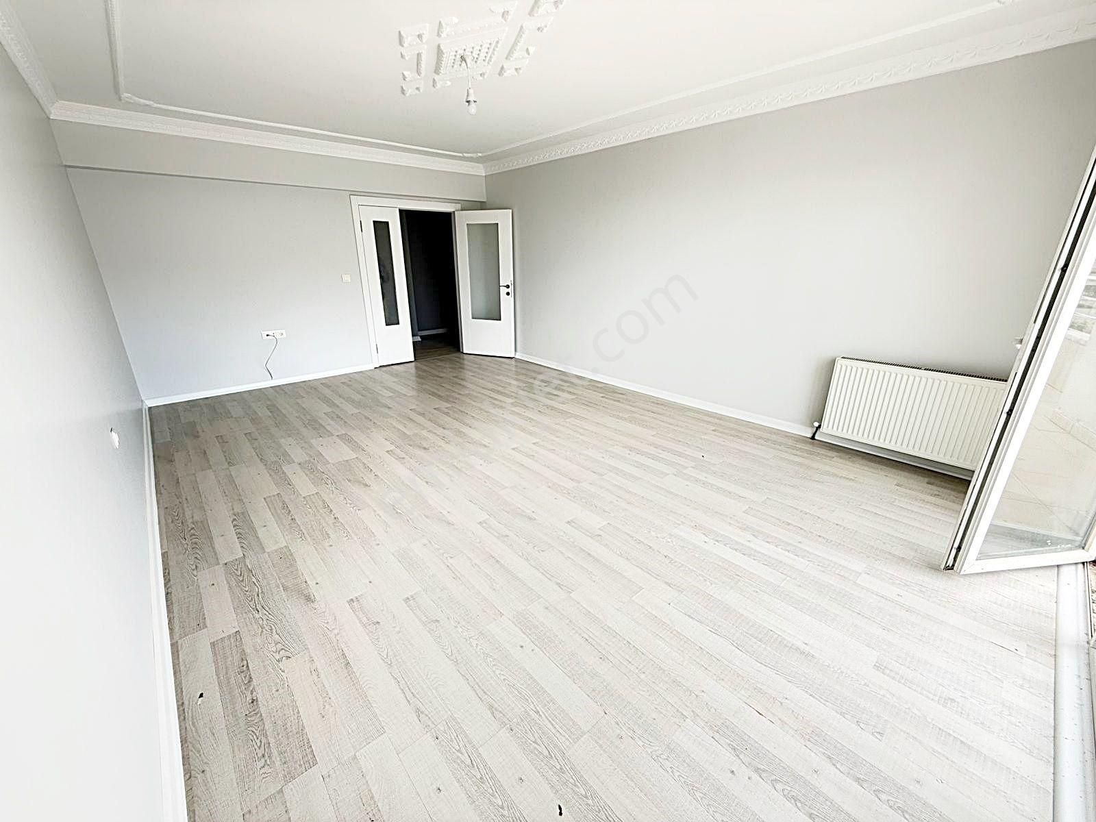 Avcılar'da Ara Katta Site İçerisinde Geniş M2 4+1 Emsalsiz Daire - Görsel 11