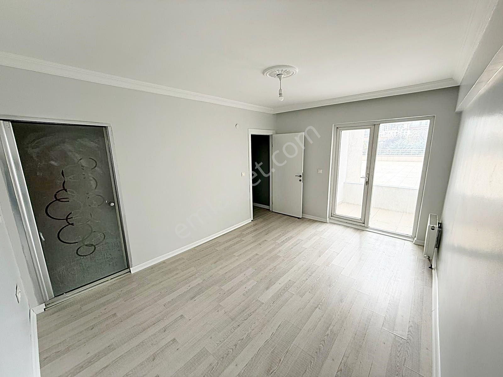 Avcılar'da Ara Katta Site İçerisinde Geniş M2 4+1 Emsalsiz Daire - Görsel 17