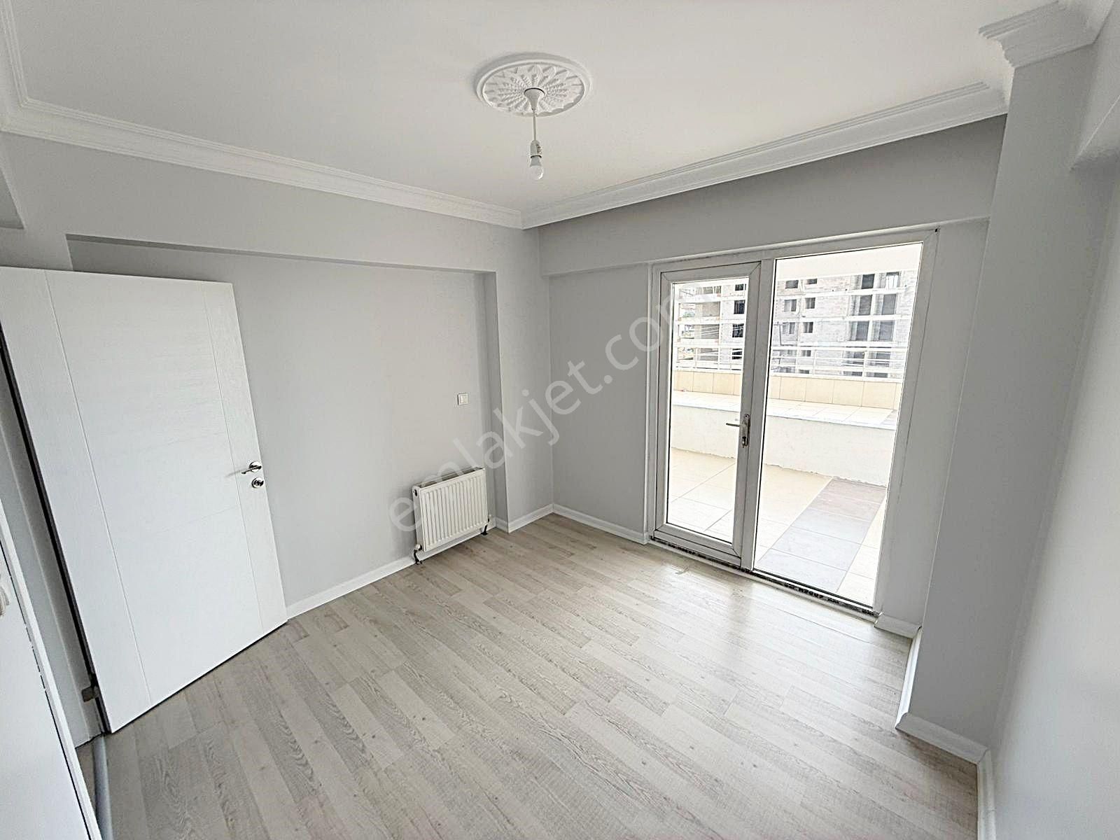 Avcılar'da Ara Katta Site İçerisinde Geniş M2 4+1 Emsalsiz Daire - Görsel 13