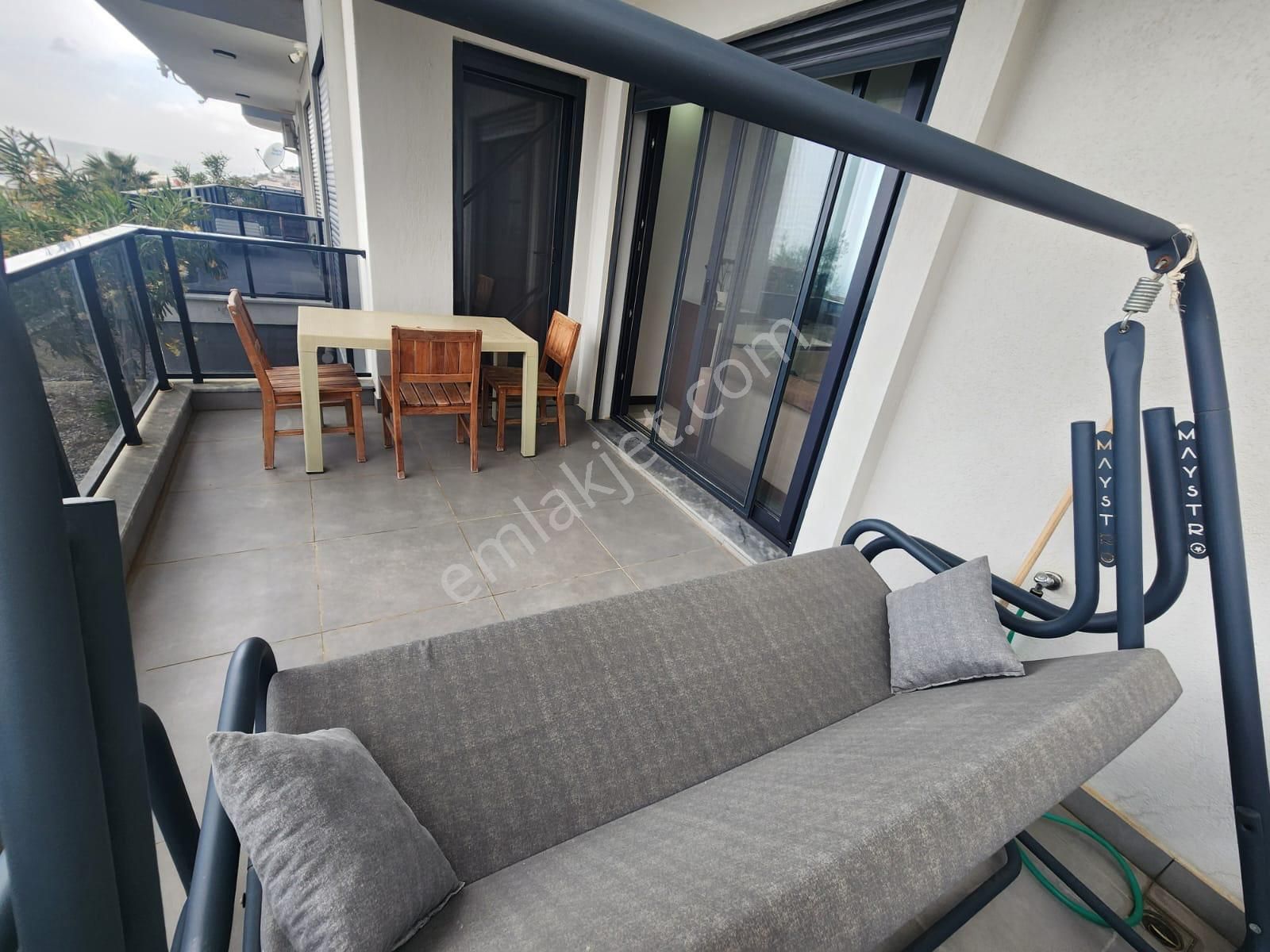 Zirve Gayrimenkul'den Havuzlu Sitede Bahçe Katı Geniş Daire - Görsel 33