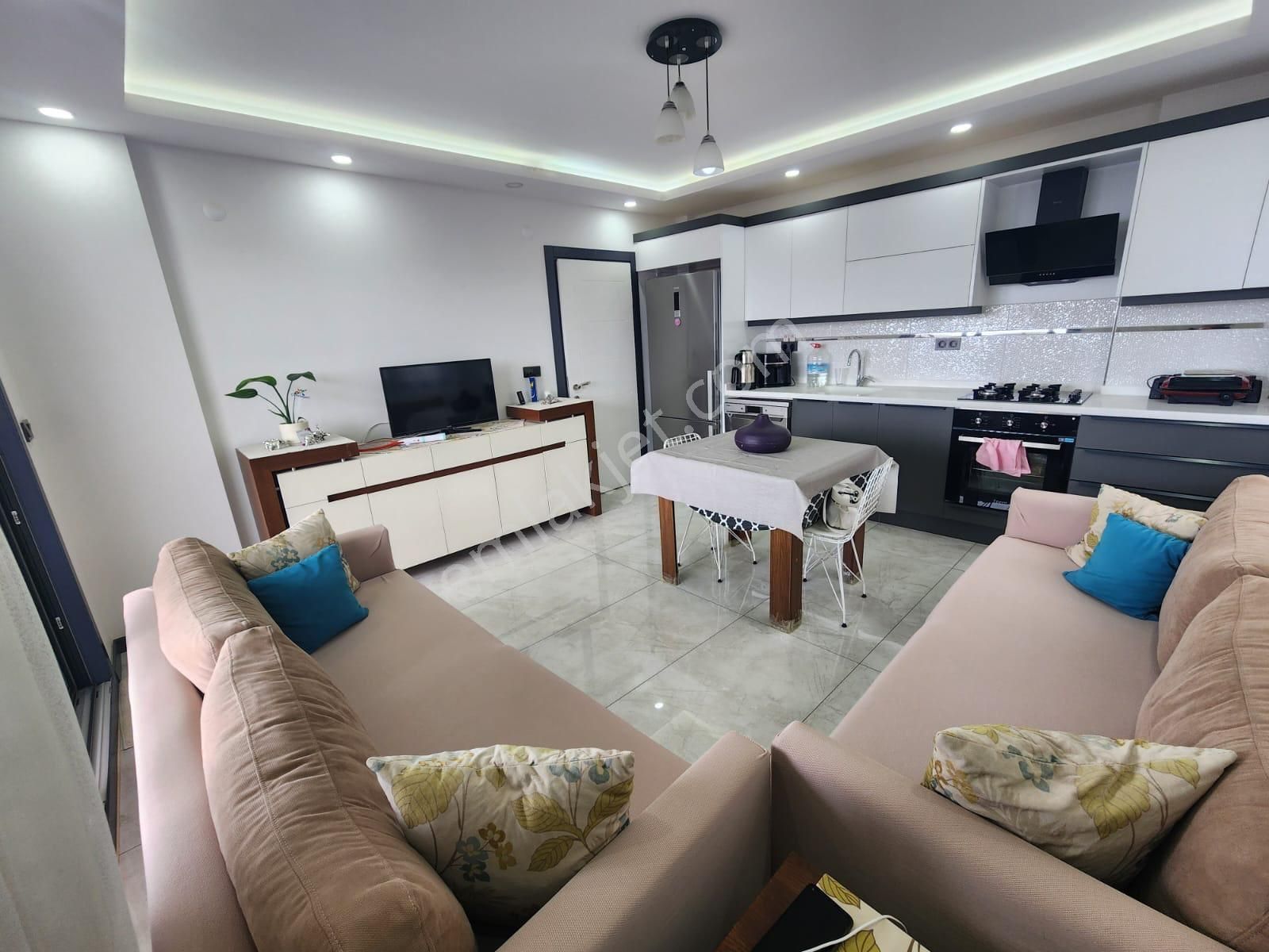 Zirve Gayrimenkul'den Havuzlu Sitede Bahçe Katı Geniş Daire - Görsel 29