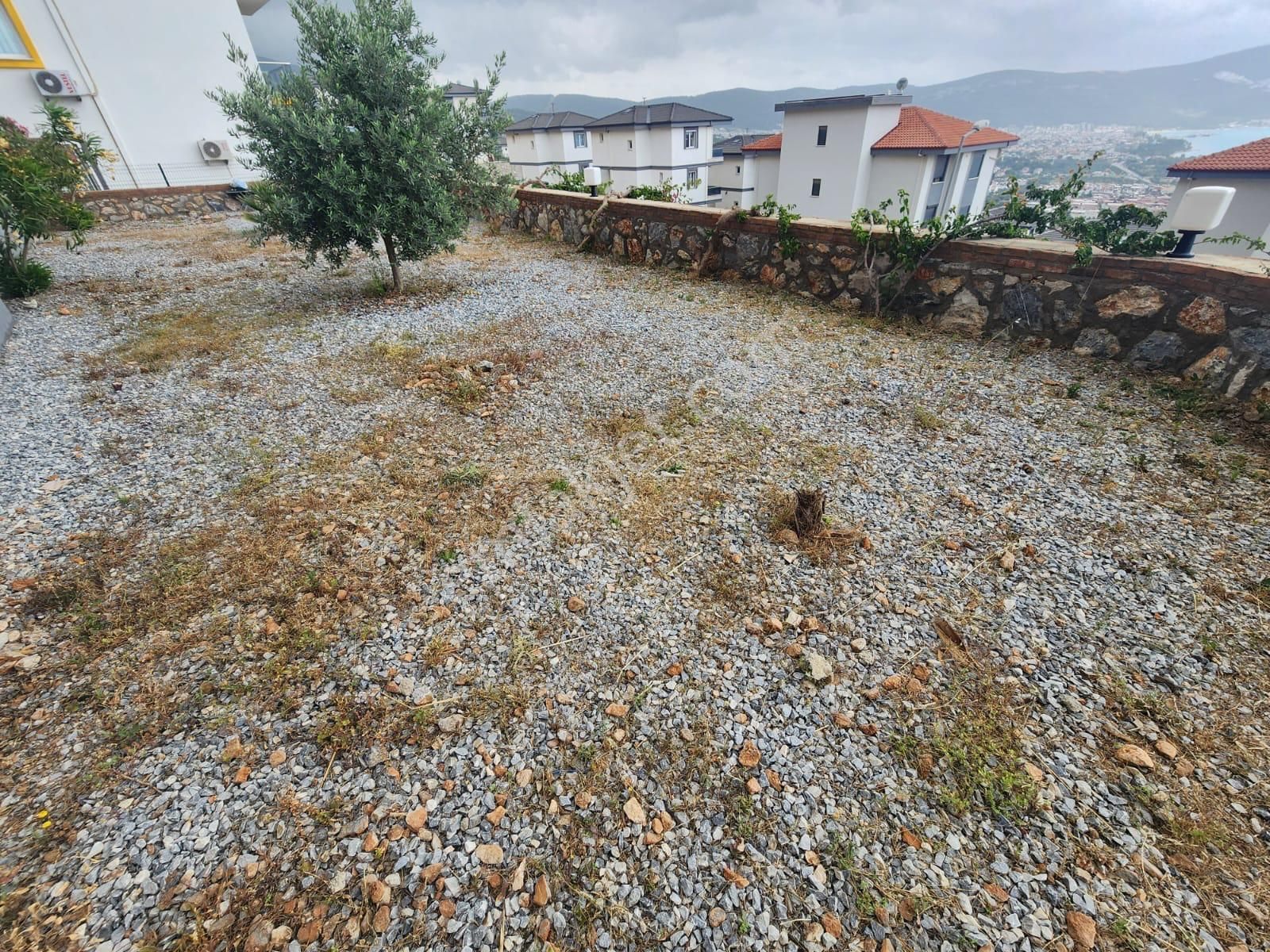 Zirve Gayrimenkul'den Havuzlu Sitede Bahçe Katı Geniş Daire - Görsel 7