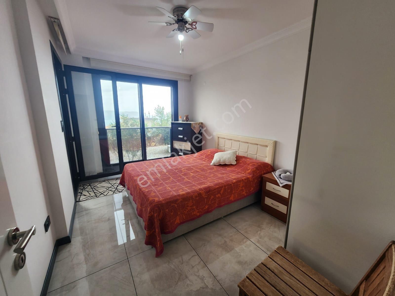 Zirve Gayrimenkul'den Havuzlu Sitede Bahçe Katı Geniş Daire - Görsel 6