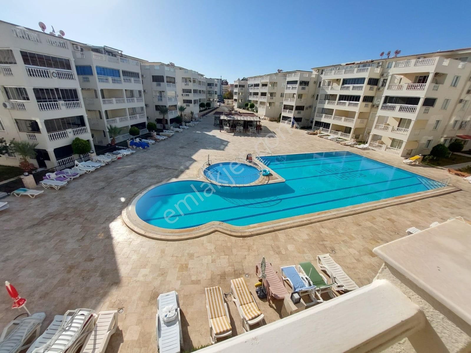 Didim Camlık Havuzlu Site De Satılık 2+1 Luks Daire