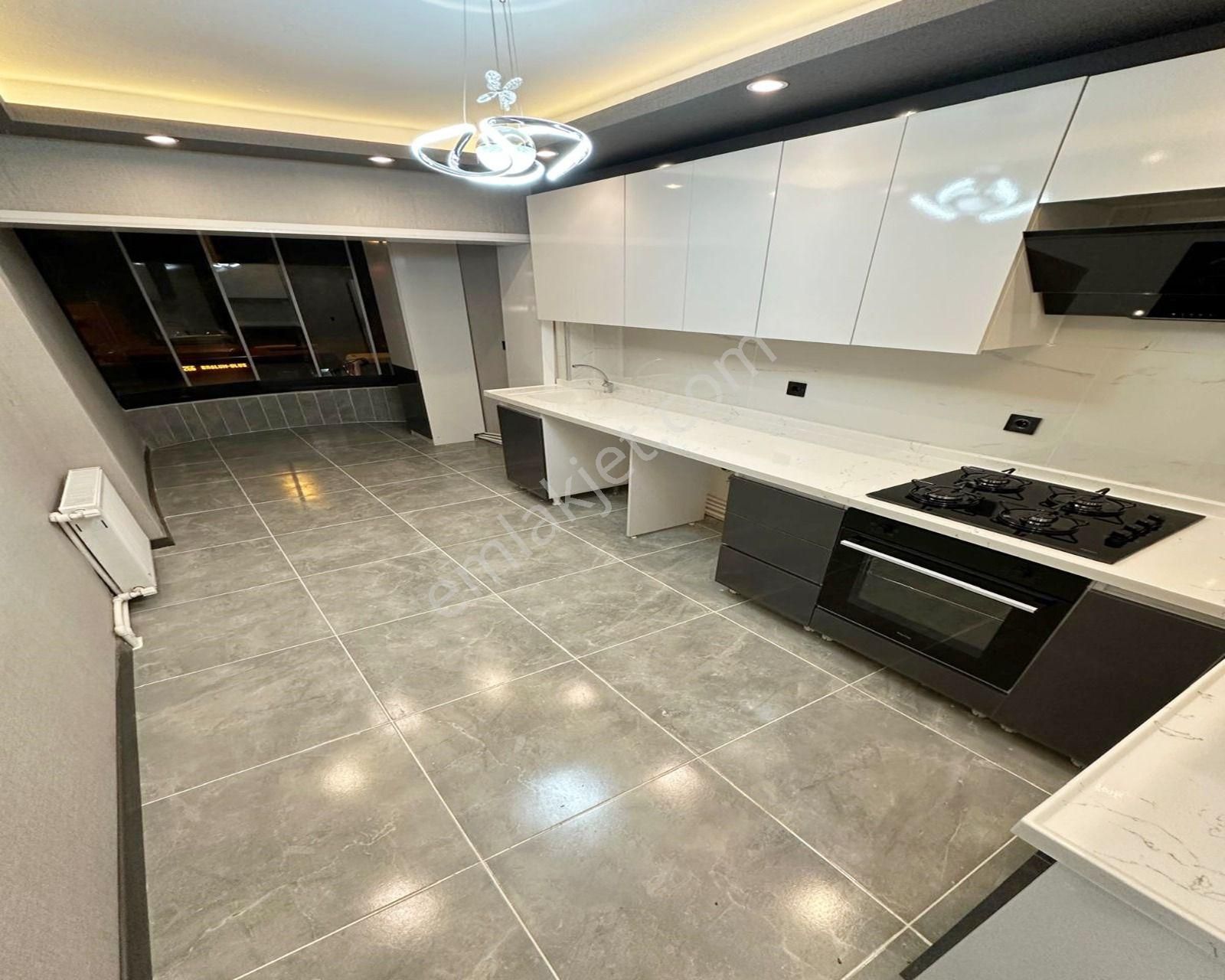 Karakaya Mahallesi'nde Full+full Yapılı 3+1 Daire! - Görsel 3