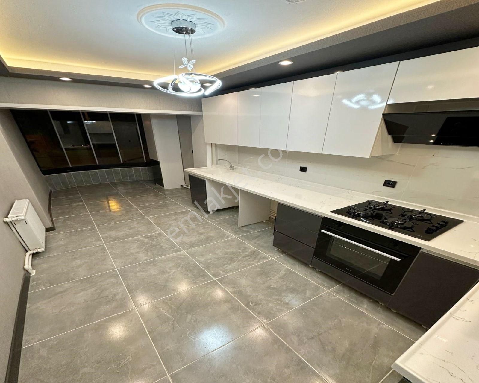 Karakaya Mahallesi'nde Full+full Yapılı 3+1 Daire! - Görsel 9