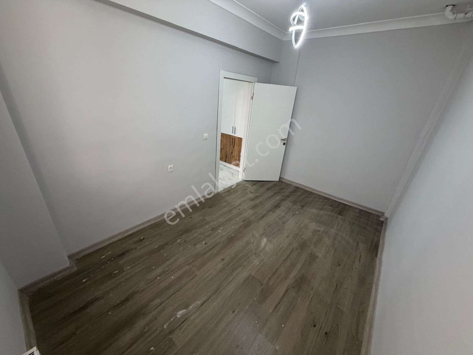 Yenikent Menderes Mahallesi 3 + 1 Giriş Acil Satılık - Görsel 17