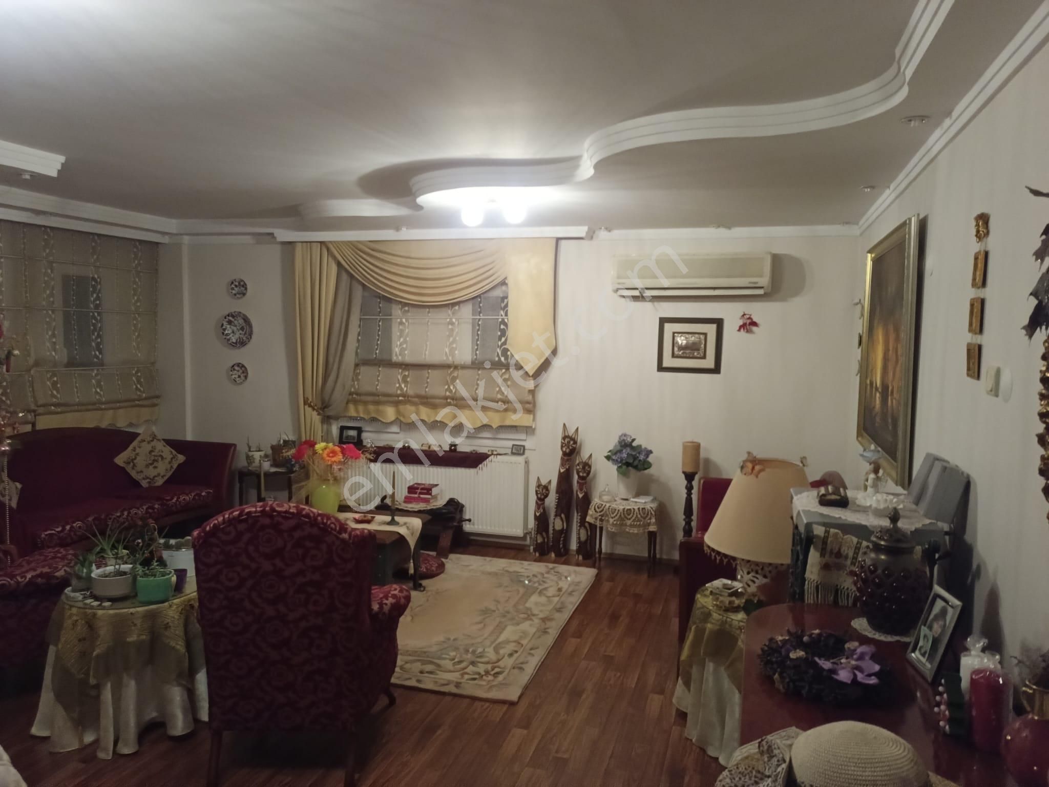 Bornova Evka-3 Briç Dış Kent Sitesinde Satılık Daire