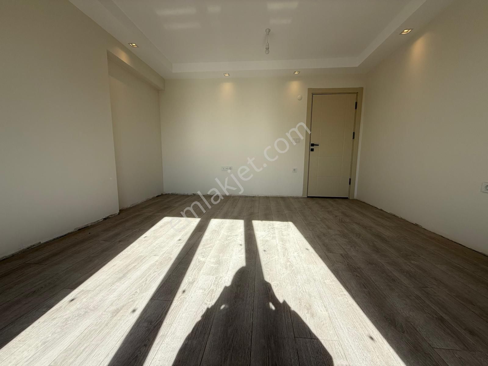 İstanbul House'dan Bahçelievler'de Sıfır Binada 2+1 Güney Cephe - Görsel 3