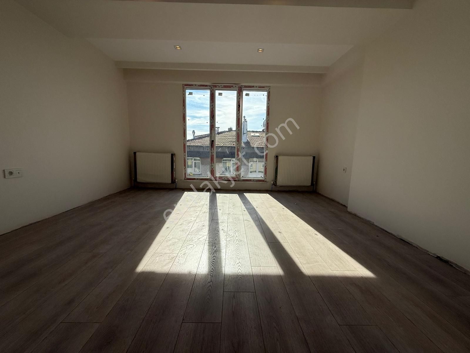 İstanbul House'dan Bahçelievler'de Sıfır Binada 2+1 Güney Cephe - Görsel 2